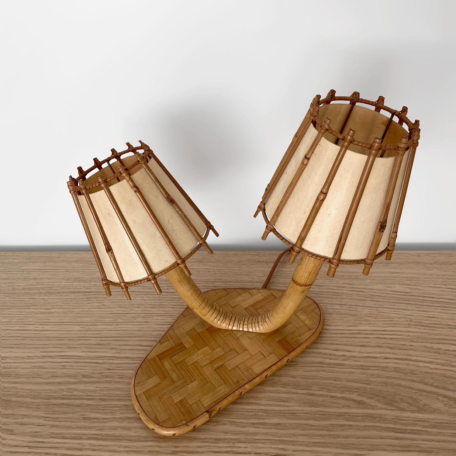 Lámpara de mesa francesa Louis Sognot de ratán y bambú de doble luz en venta 5