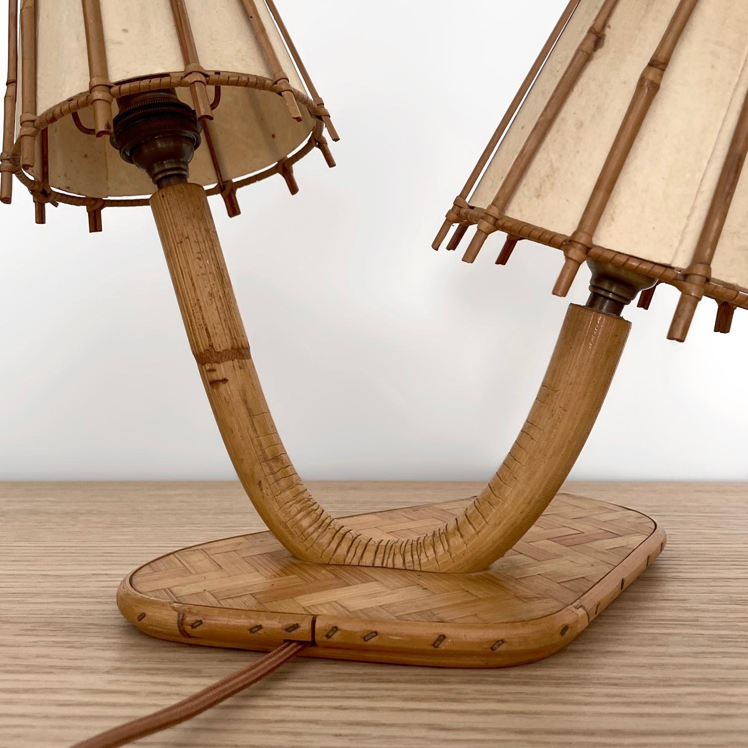 Lámpara de mesa francesa Louis Sognot de ratán y bambú de doble luz en venta 6