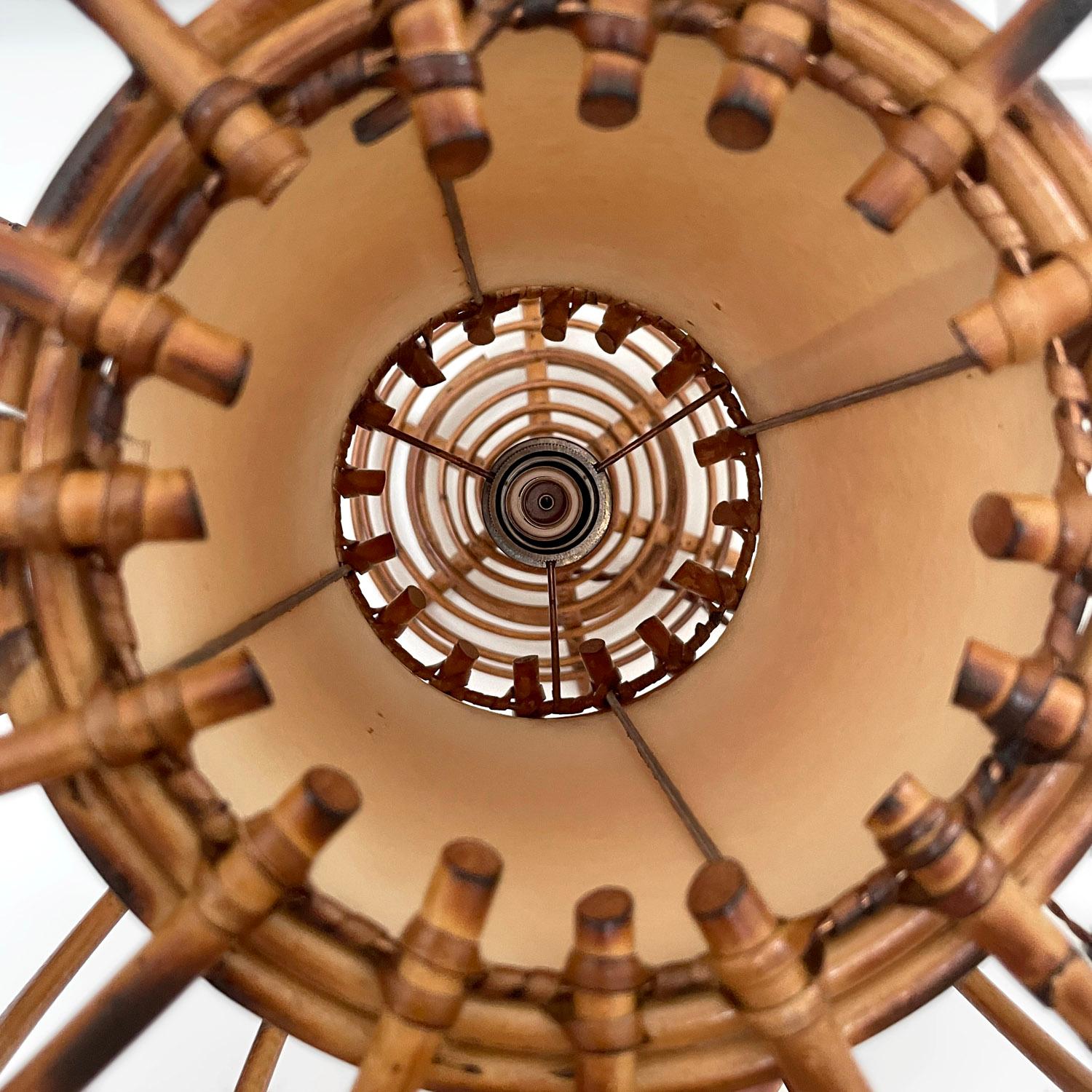 Lampe de table tour en rotin français Louis Sognot en vente 6