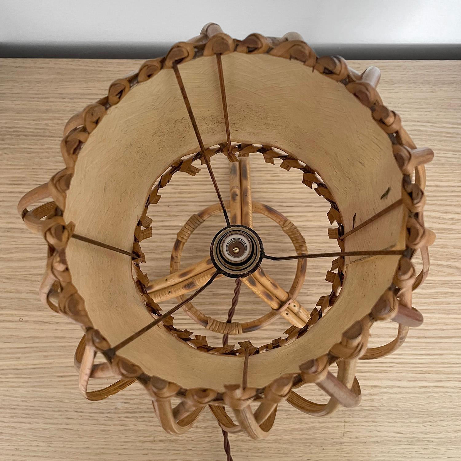 Lampe tripode en rotin français Louis Sognot, recâblée pour les États-Unis en vente 4
