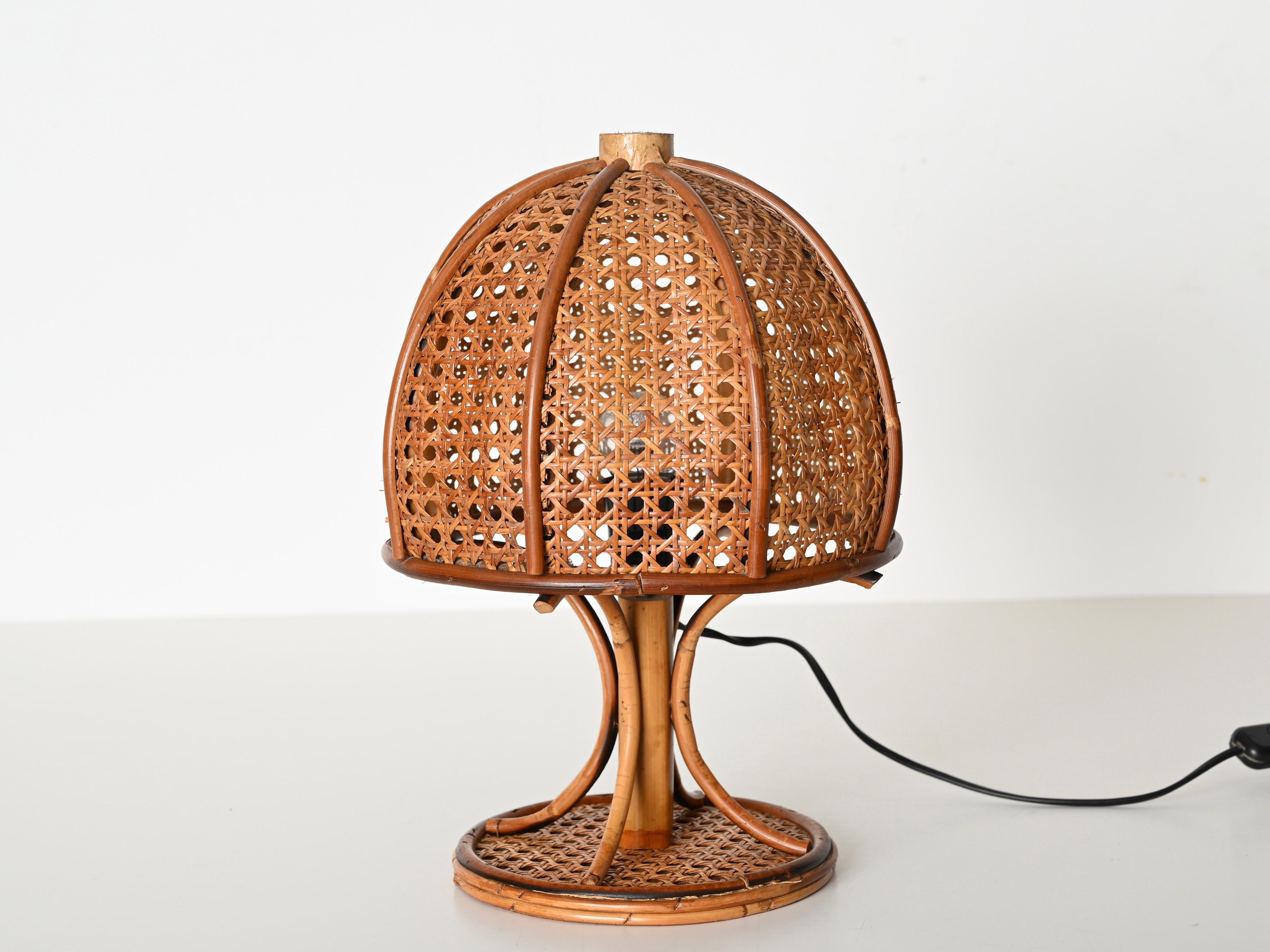 Mid-Century moderno Lampada da tavolo grande in bambù, rattan e paglia di Vienna, Louis Sognot, Italia, anni '60 in vendita