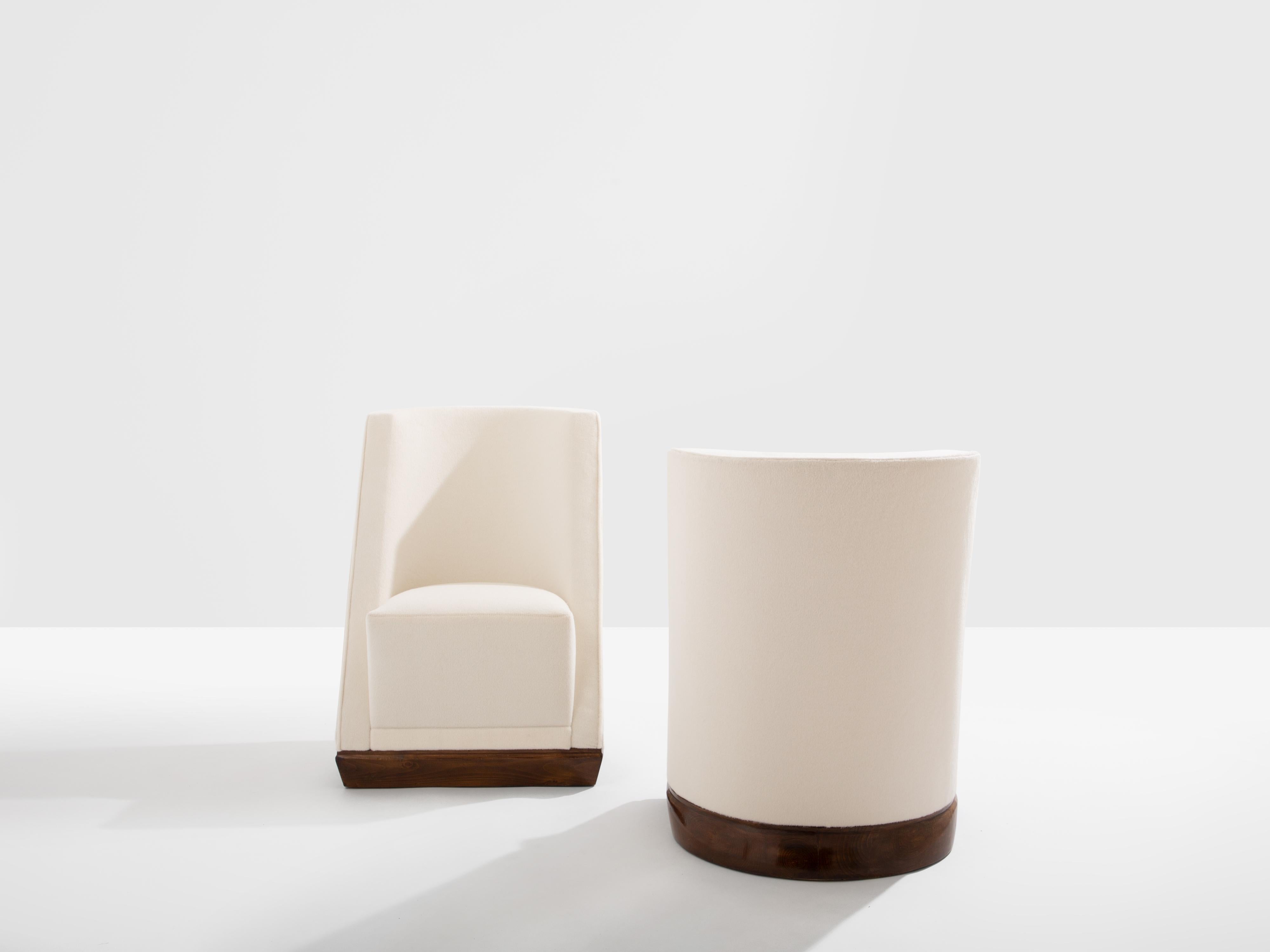 Francese Louis Sognot coppia di poltrone moderniste in noce bianco alpaca 1927 in vendita