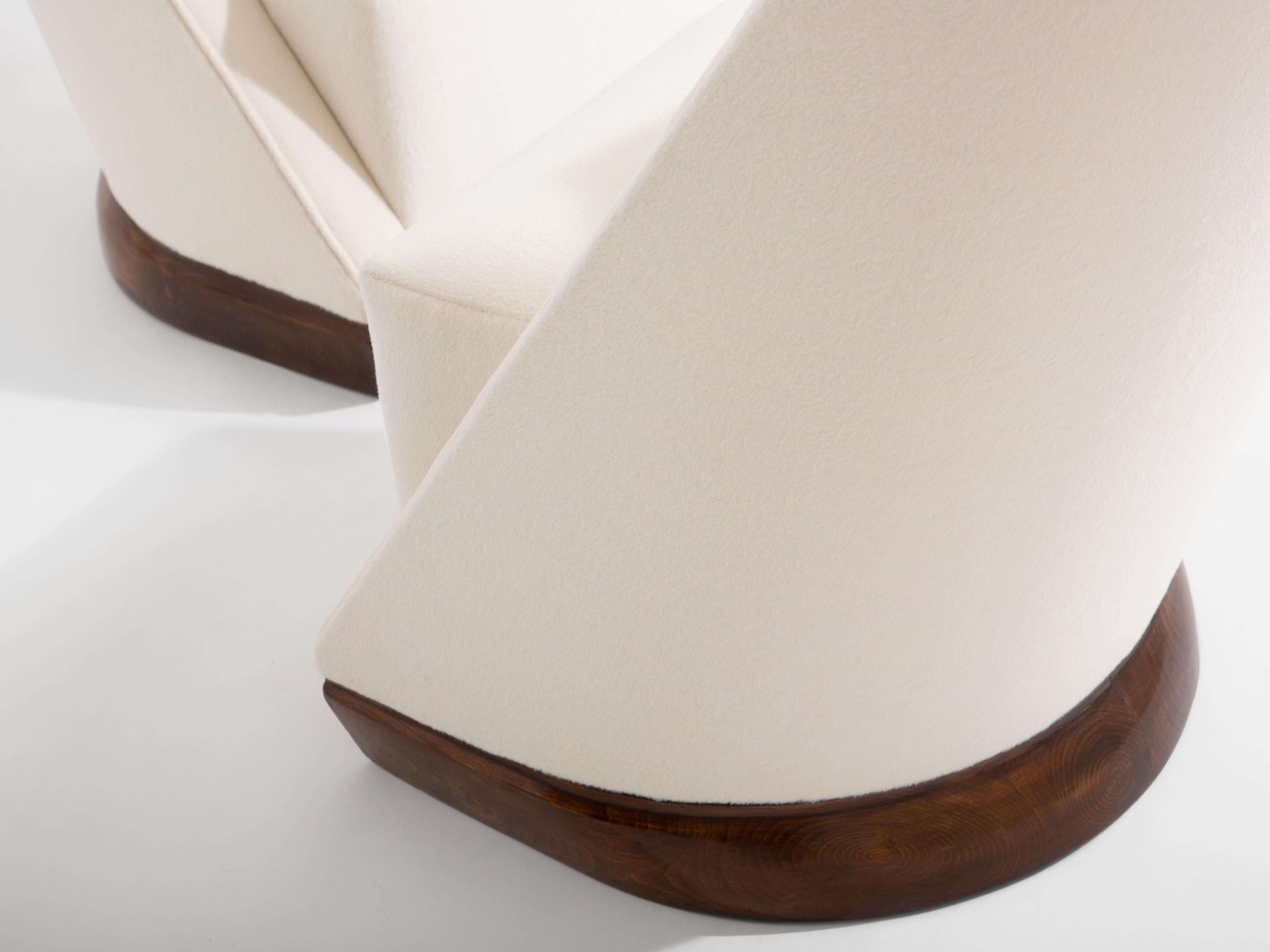 Inizio XX secolo Louis Sognot coppia di poltrone moderniste in noce bianco alpaca 1927 in vendita