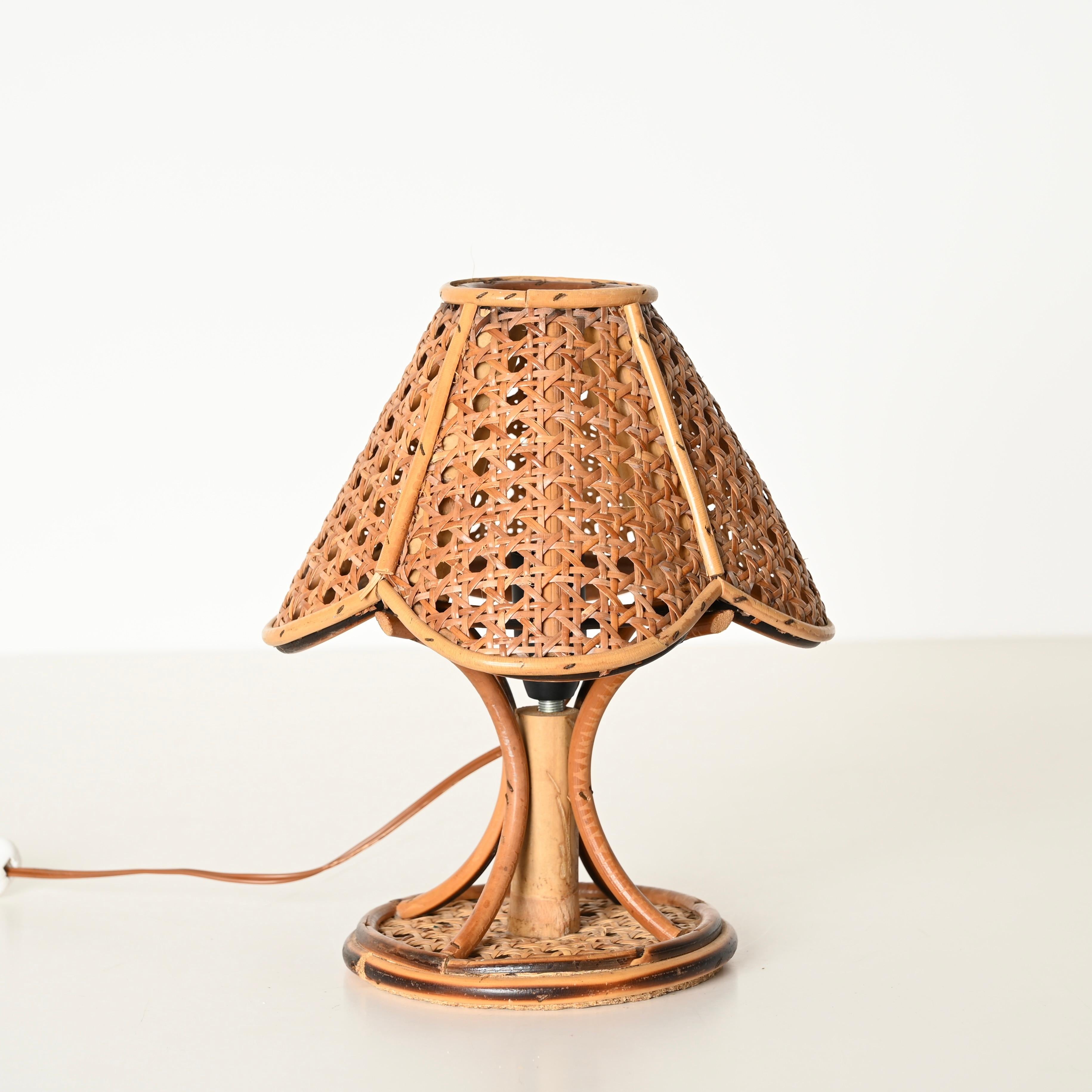 italien Paire de lampes de table Louis Sognot en bambou, rotin et paille de Vienne, Italie, années 1960 en vente