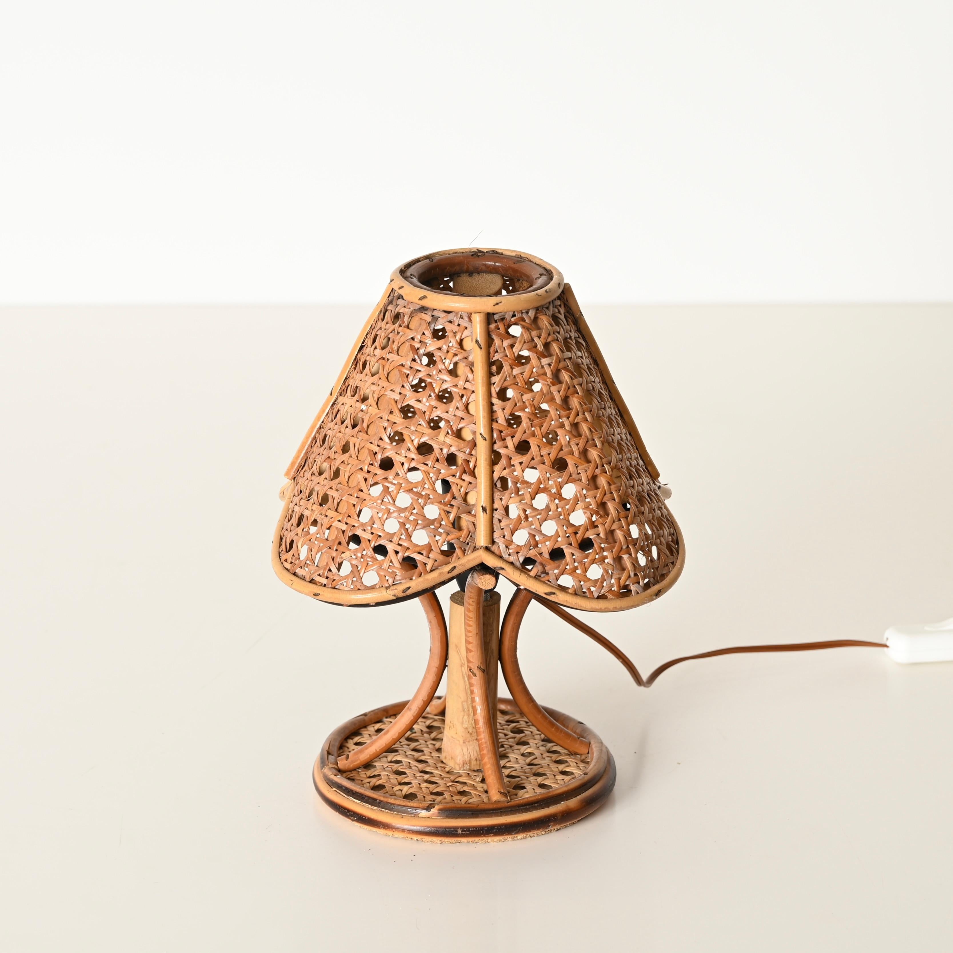 20ième siècle Paire de lampes de table Louis Sognot en bambou, rotin et paille de Vienne, Italie, années 1960 en vente