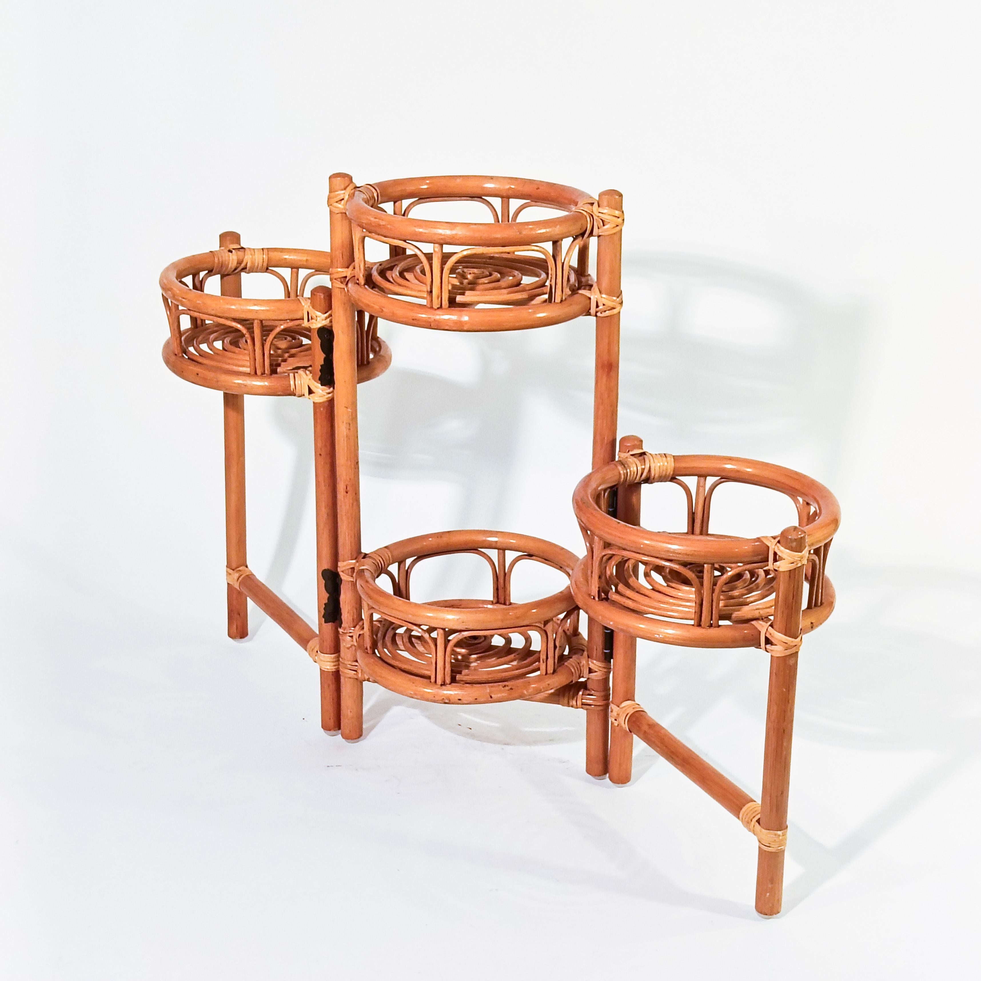 italien Style Louis Sognot. Jardinière pliante de style Foldes, Italie, années 1970 en vente