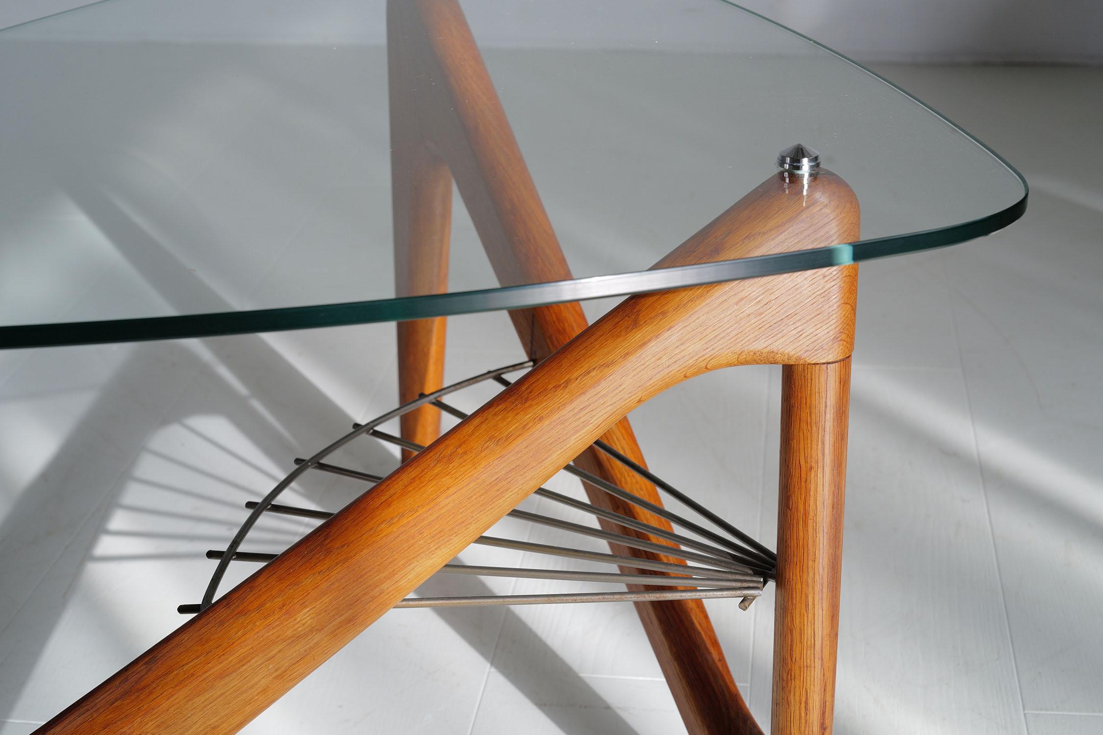 Mid-Century Modern Louis Sognot, table basse tripode, France 1950 en vente