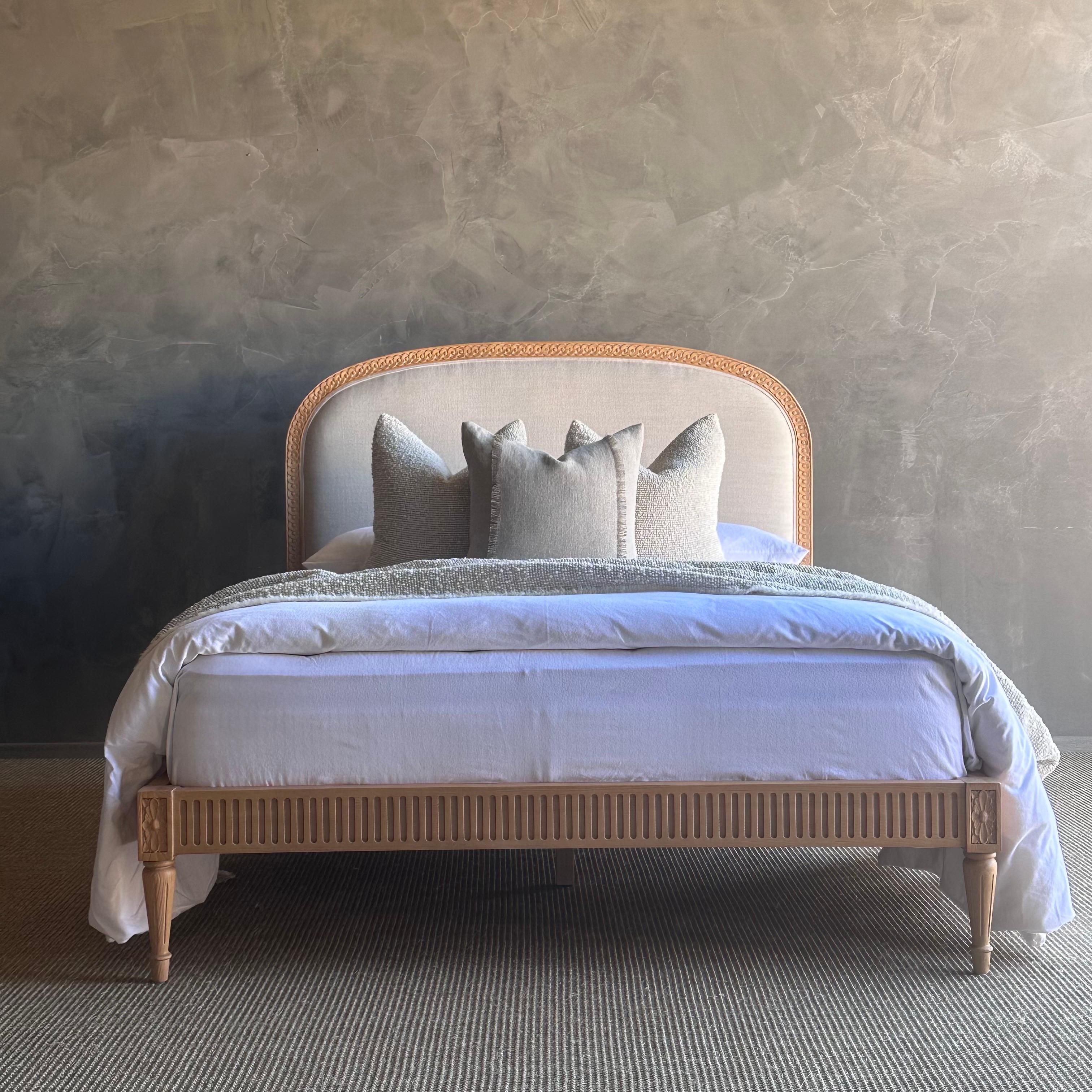 Louis Solid Oak French Carved Queen Size Bed Upholstered in Natural Linen For Sale 12