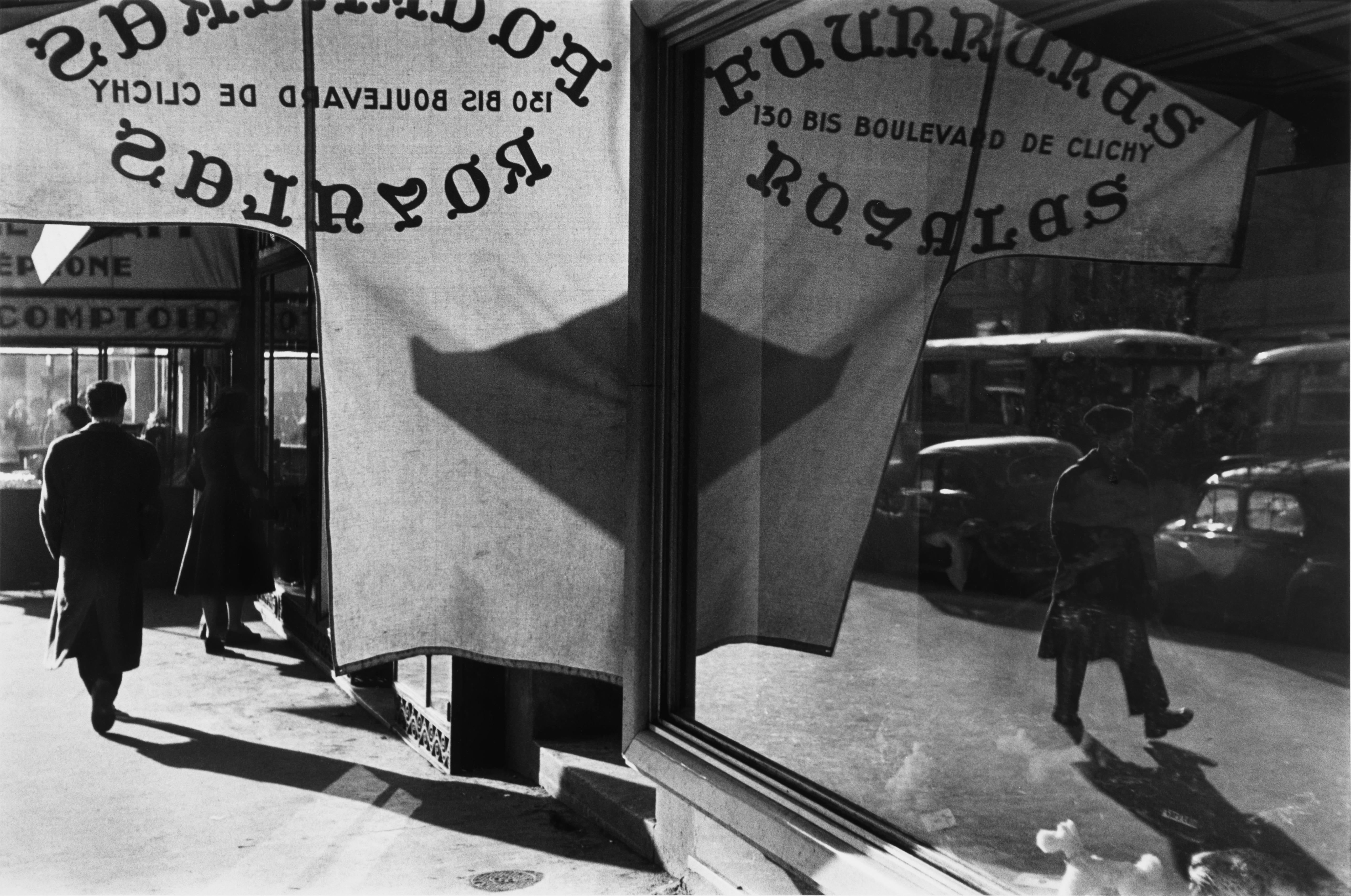 Black and White Photograph Louis Stettner - Boulevard de Clichy