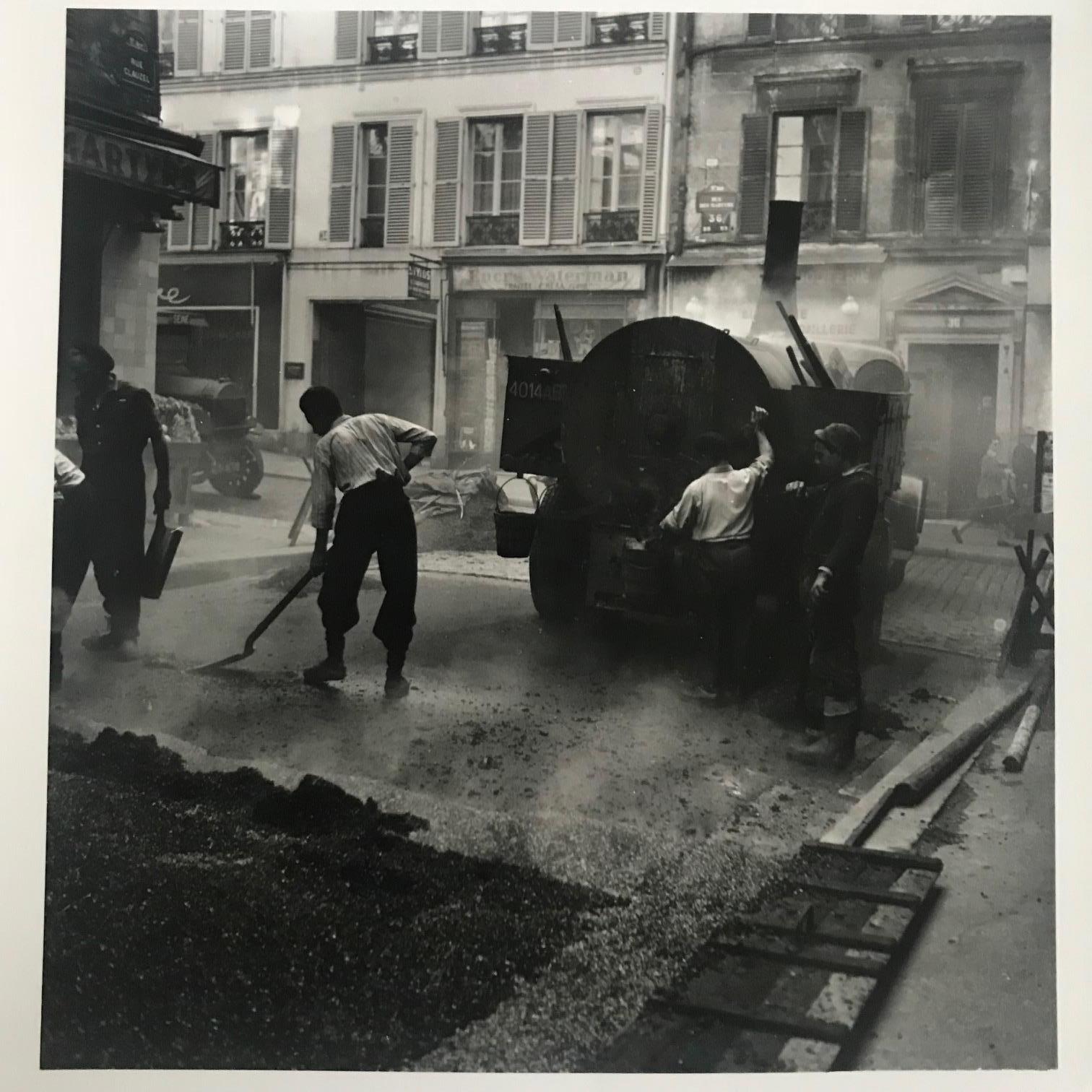 The roadmenders, rue des martyrs, Paris 9 - Photograph by Louis Stettner