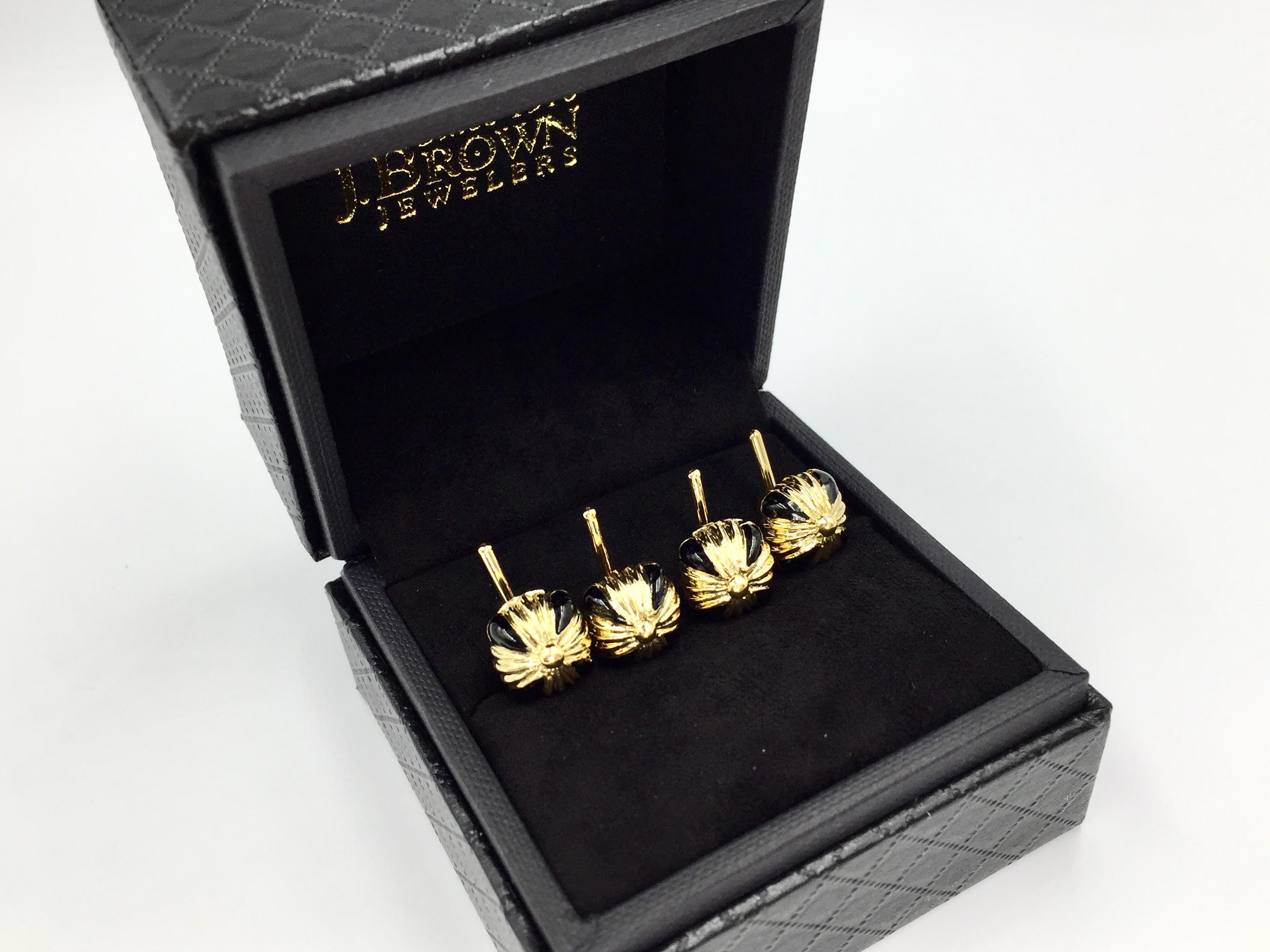 Louis Tamis and Sons 18 Karat Gold and Onyx Shirt Studs Set of 4 1