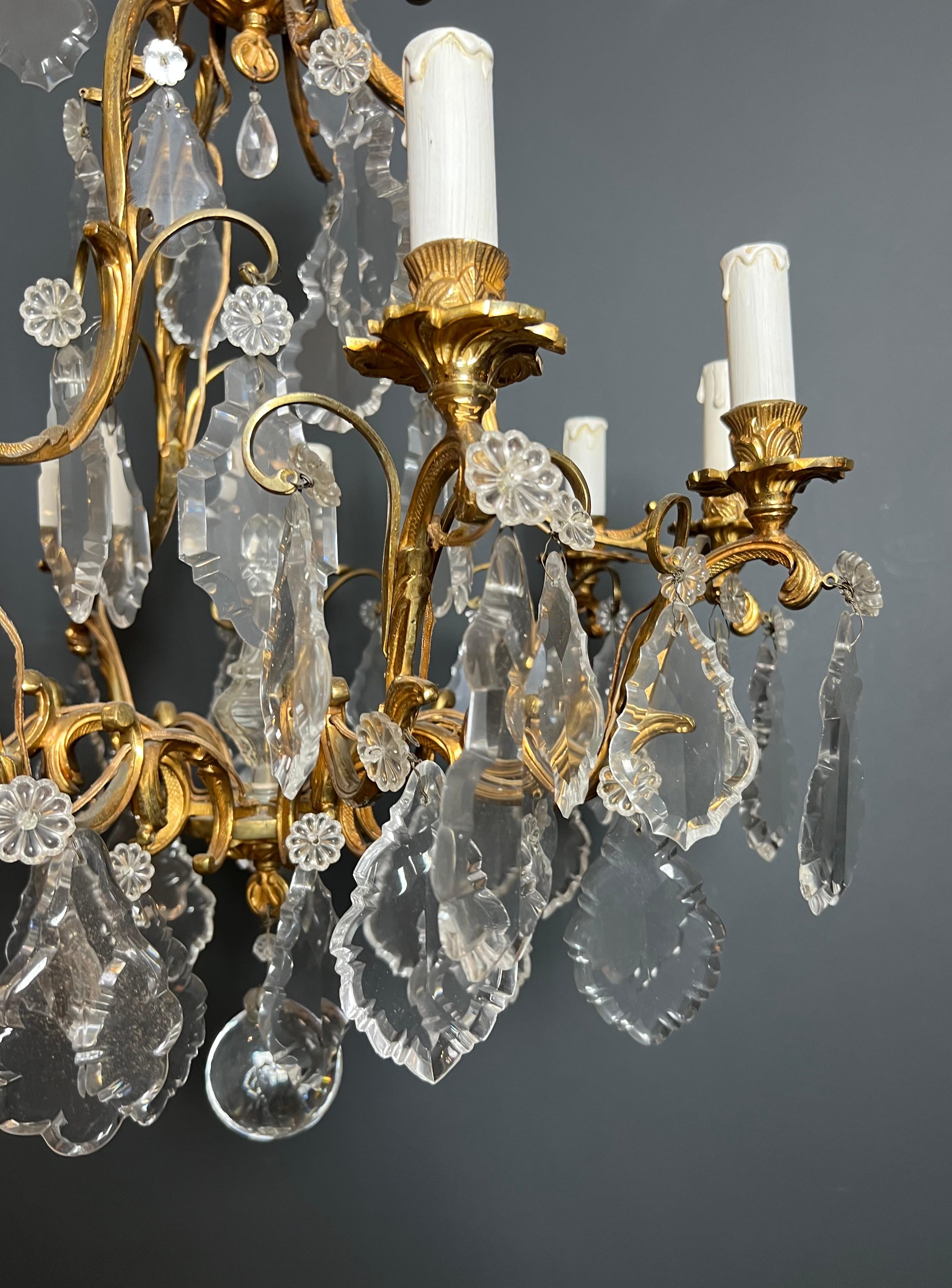 Lampadario in stile Luigi XV in cristallo e bronzo in vendita 5