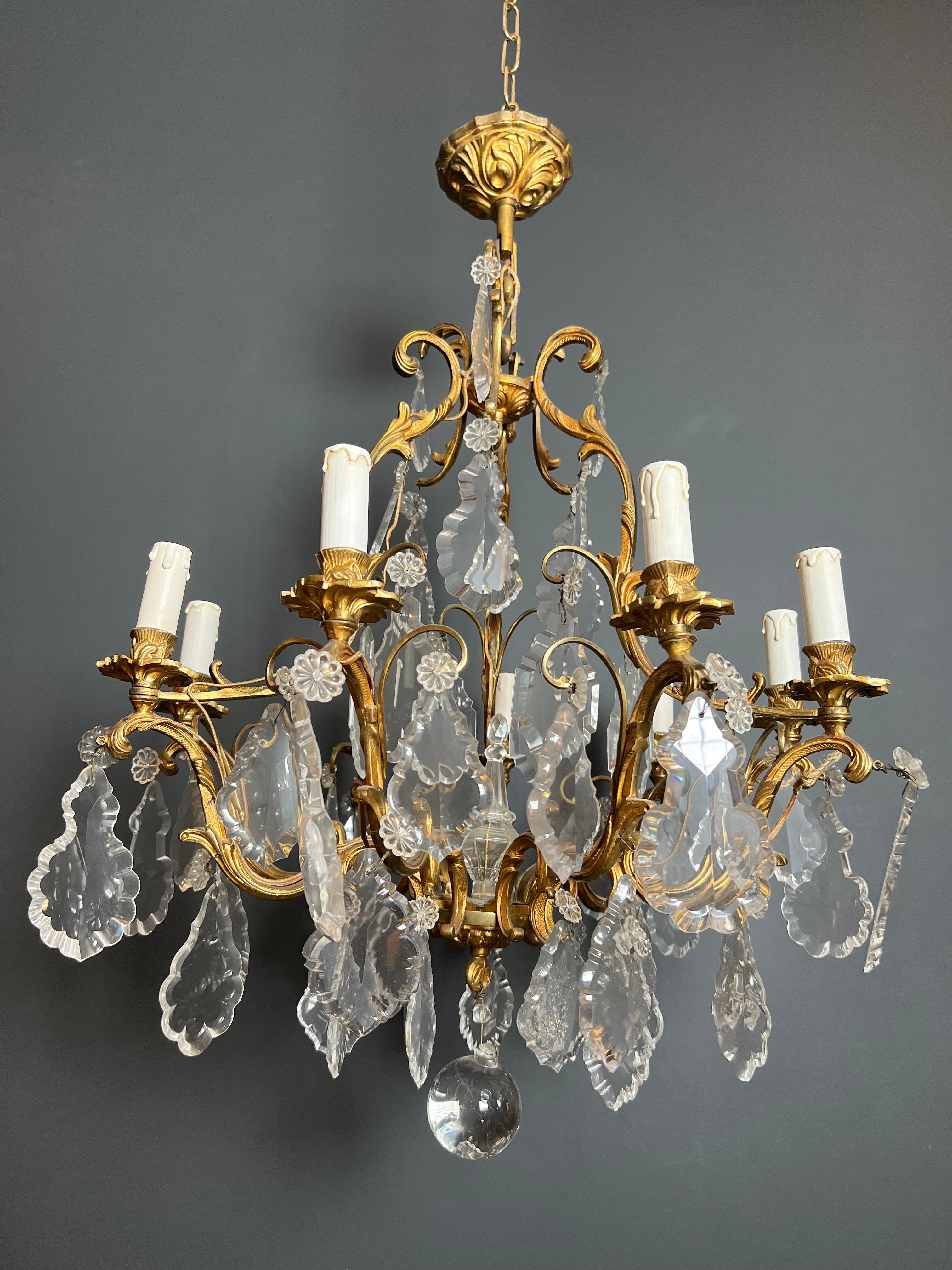 Lampadario in stile Luigi XV in cristallo e bronzo in vendita 13