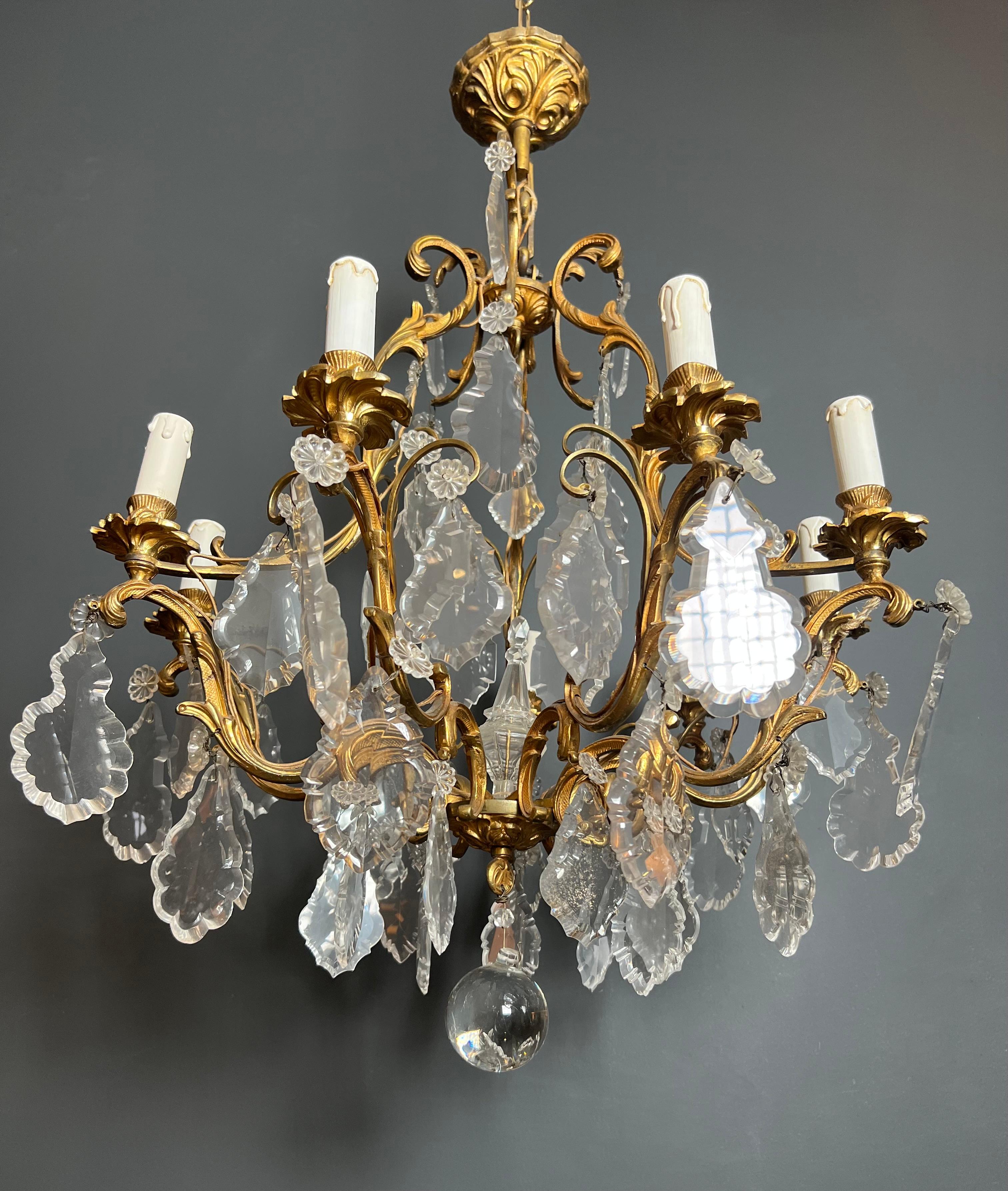 Lampadario in stile Luigi XV in cristallo e bronzo in vendita 14