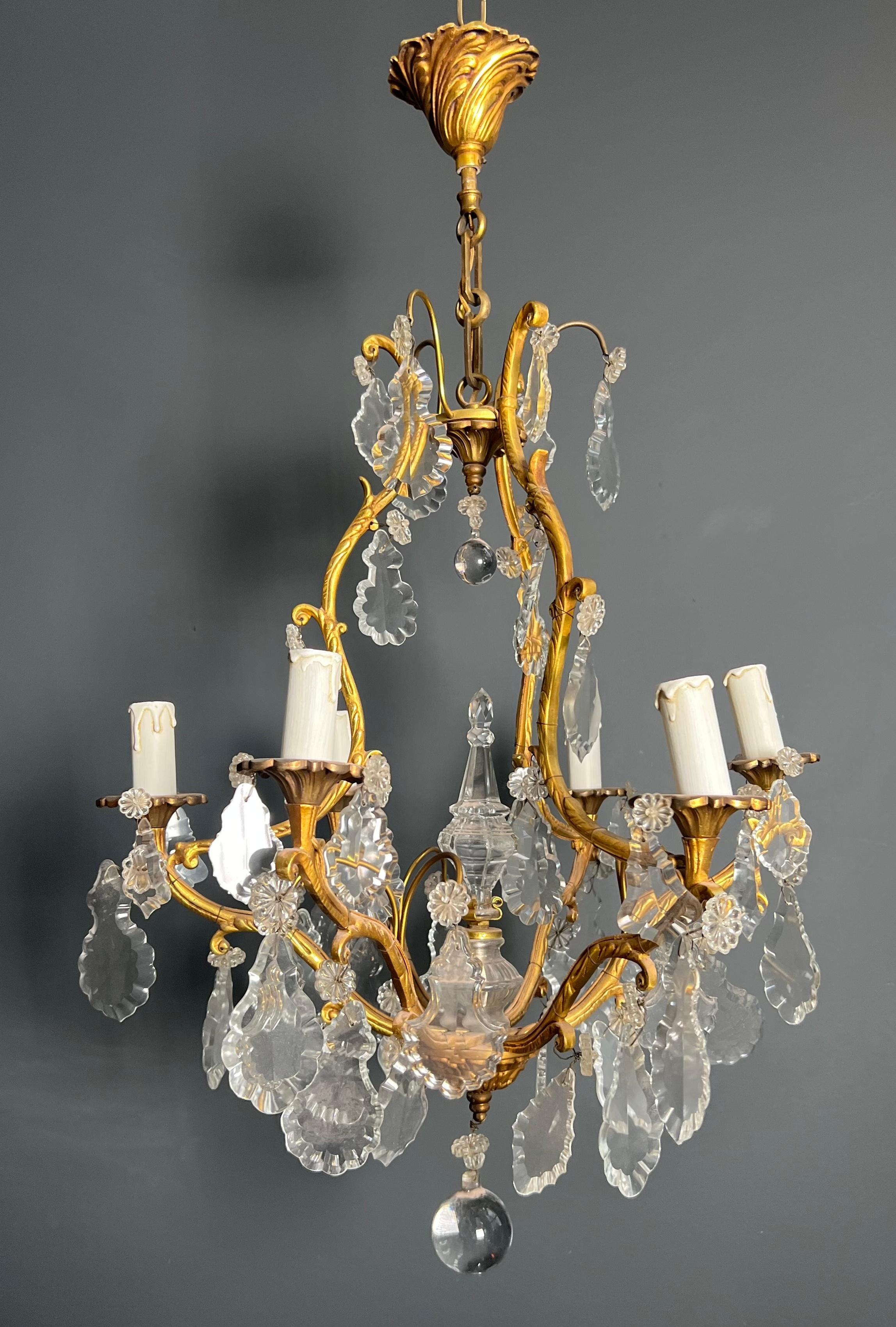 Lampadario in stile Luigi XV in cristallo e bronzo con 6 bracci in vendita 6