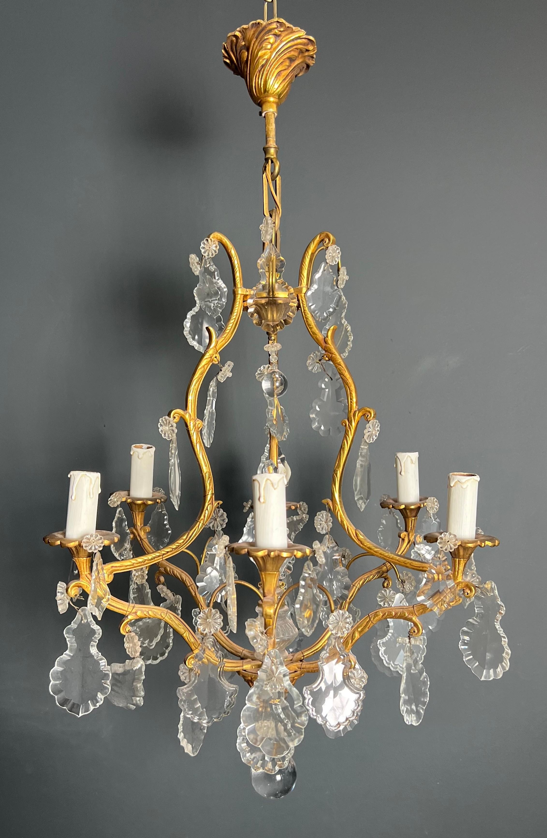 Lampadario in stile Luigi XV in cristallo e bronzo con 6 bracci in vendita 8