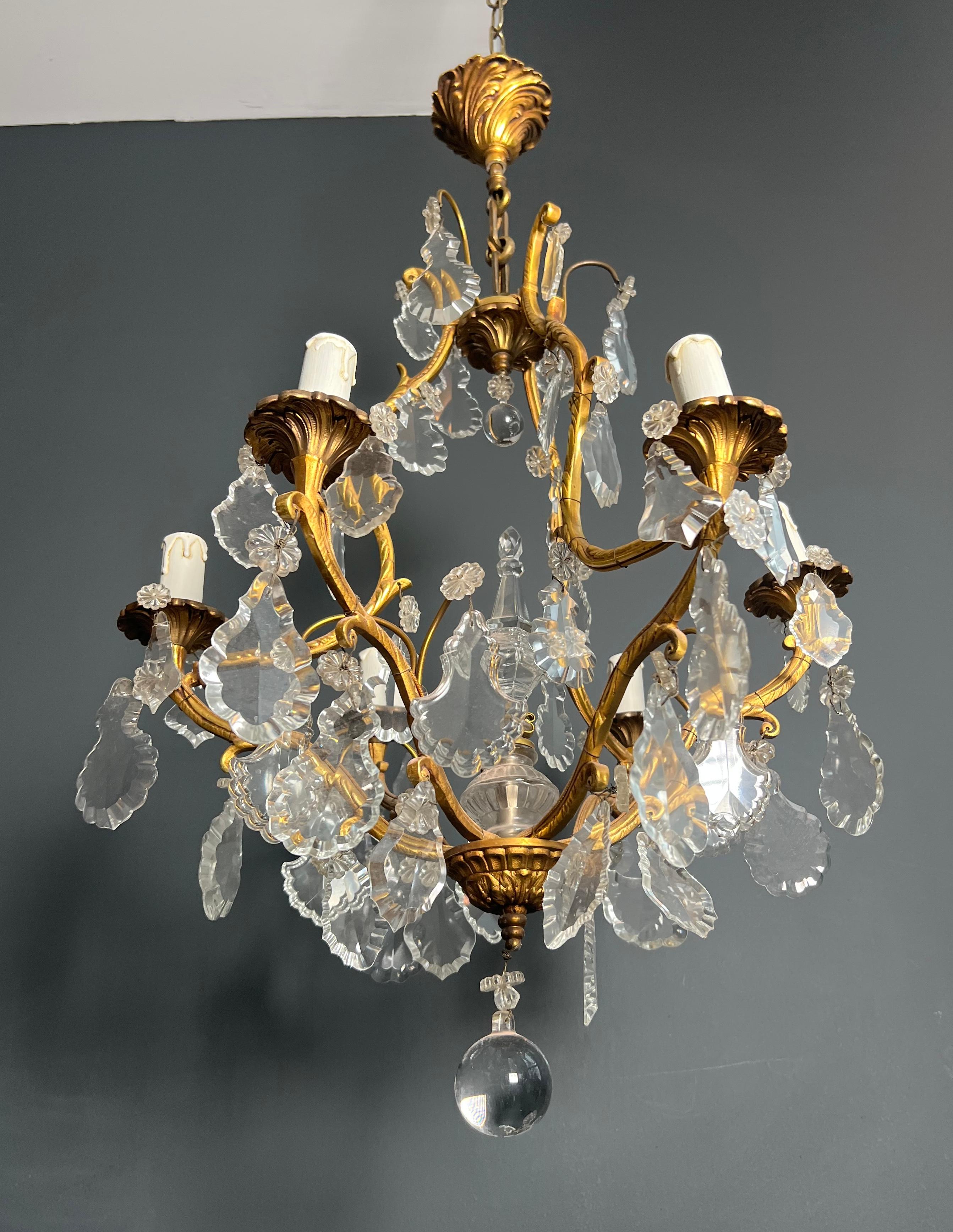 Lampadario in stile Luigi XV in cristallo e bronzo con 6 bracci in vendita 13