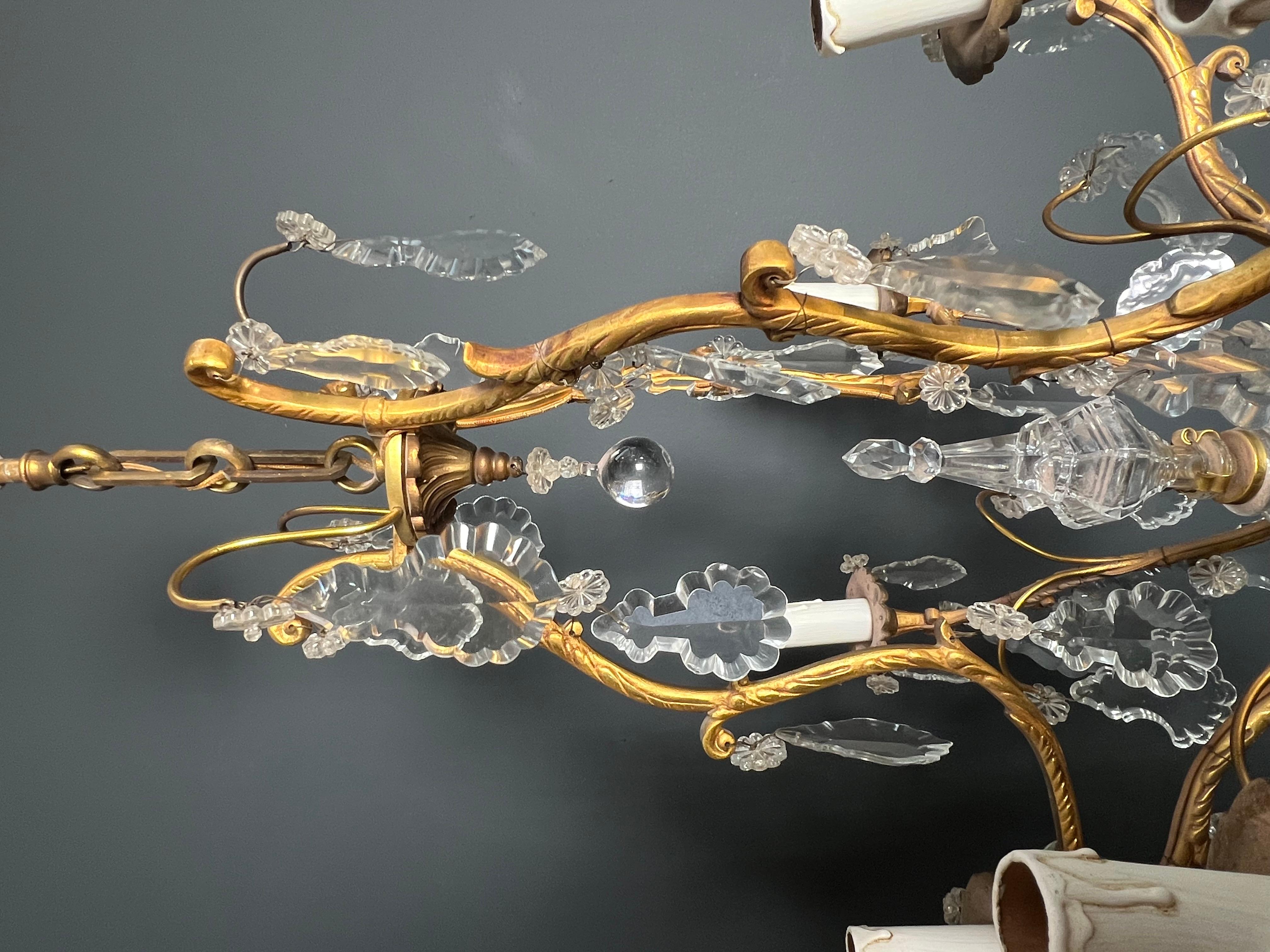 Lampadario in stile Luigi XV in cristallo e bronzo con 6 bracci in vendita 2