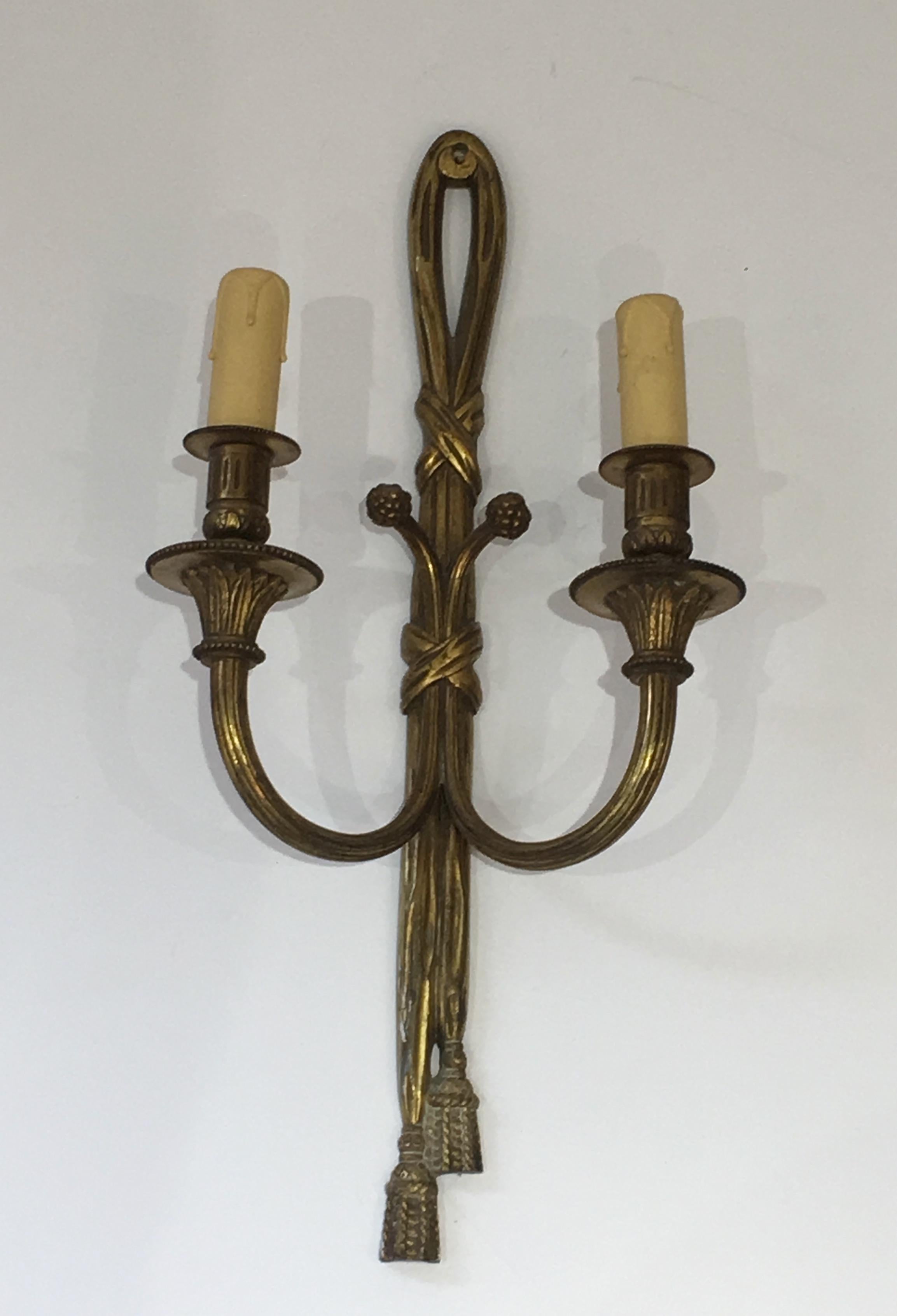 Louis XVI Style Bronze Wall Sconces, French, circa 1940 In Good Condition For Sale In Marcq-en-Barœul, Hauts-de-France