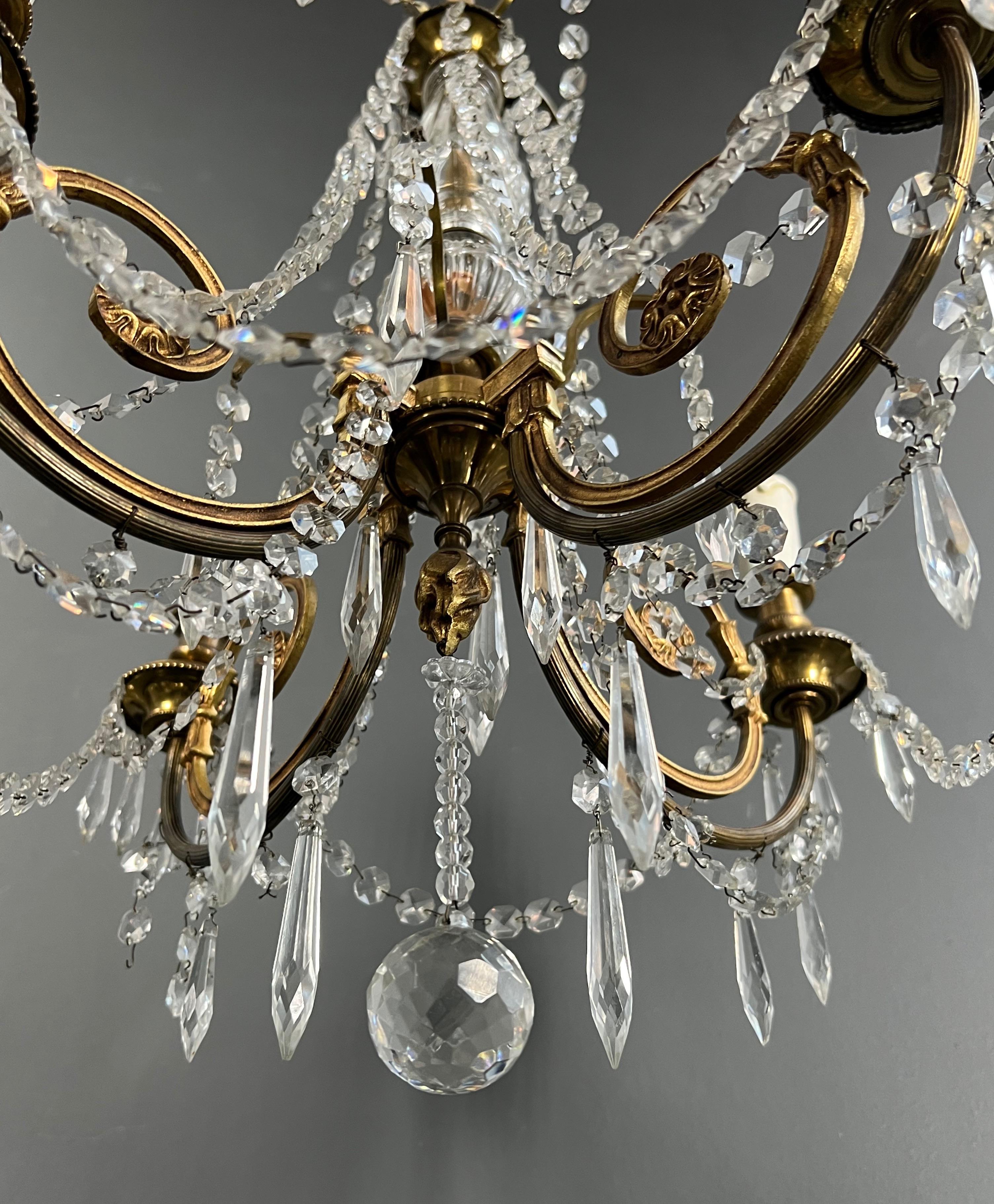 Lustre en cristal et bronze de style Louis XVI 4