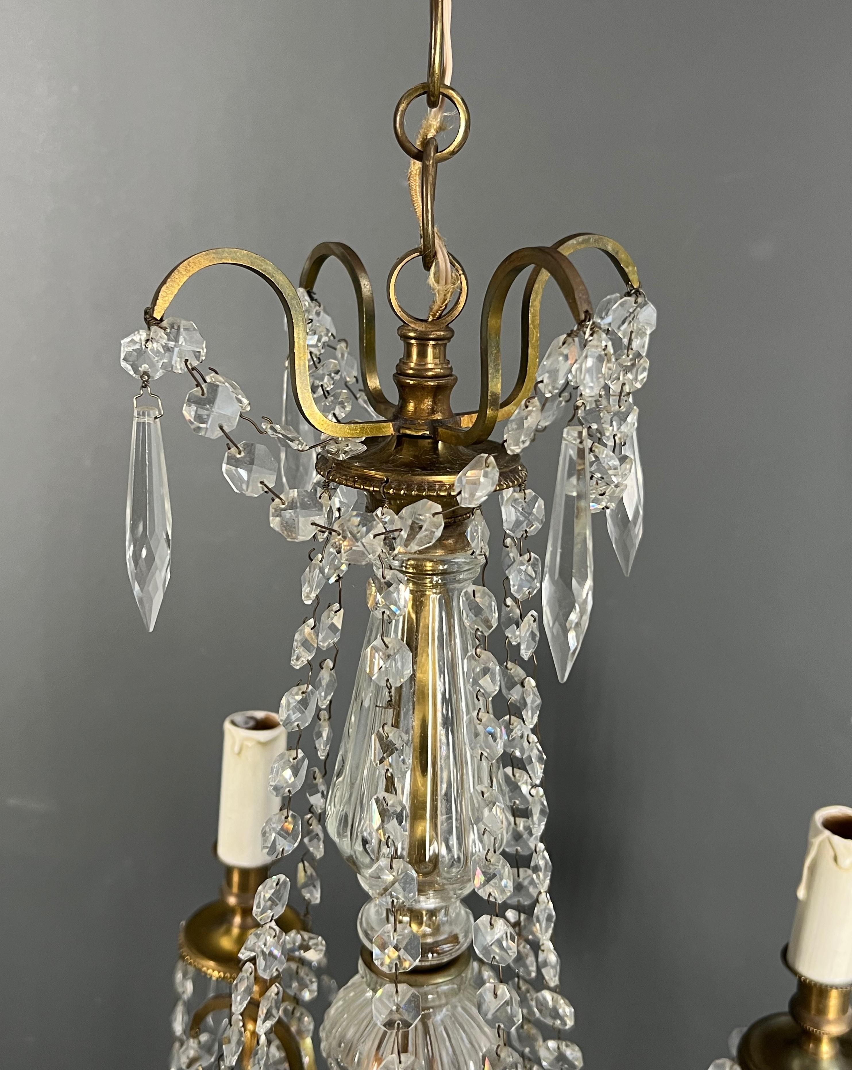 Lustre en cristal et bronze de style Louis XVI 9