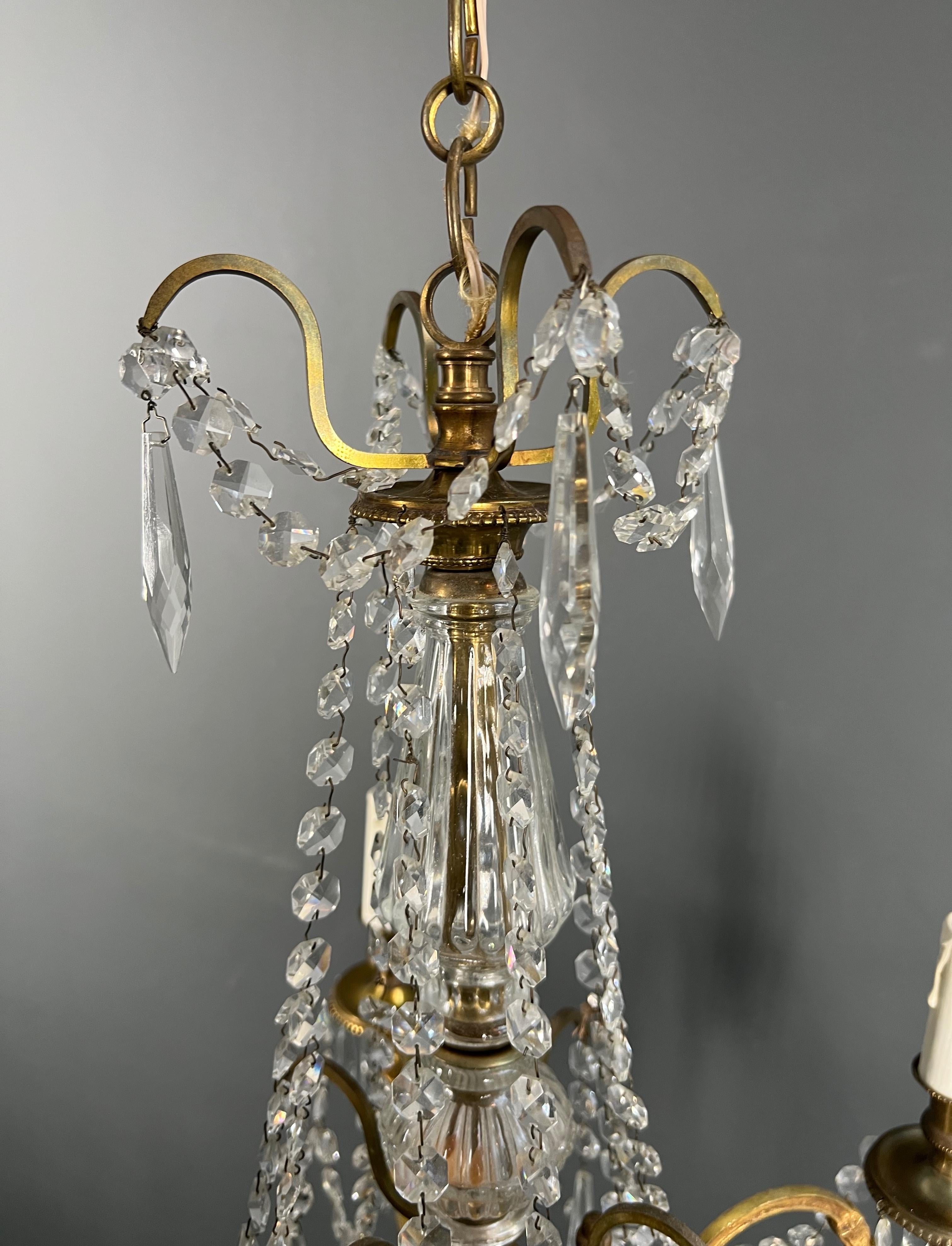 Lustre en cristal et bronze de style Louis XVI 10