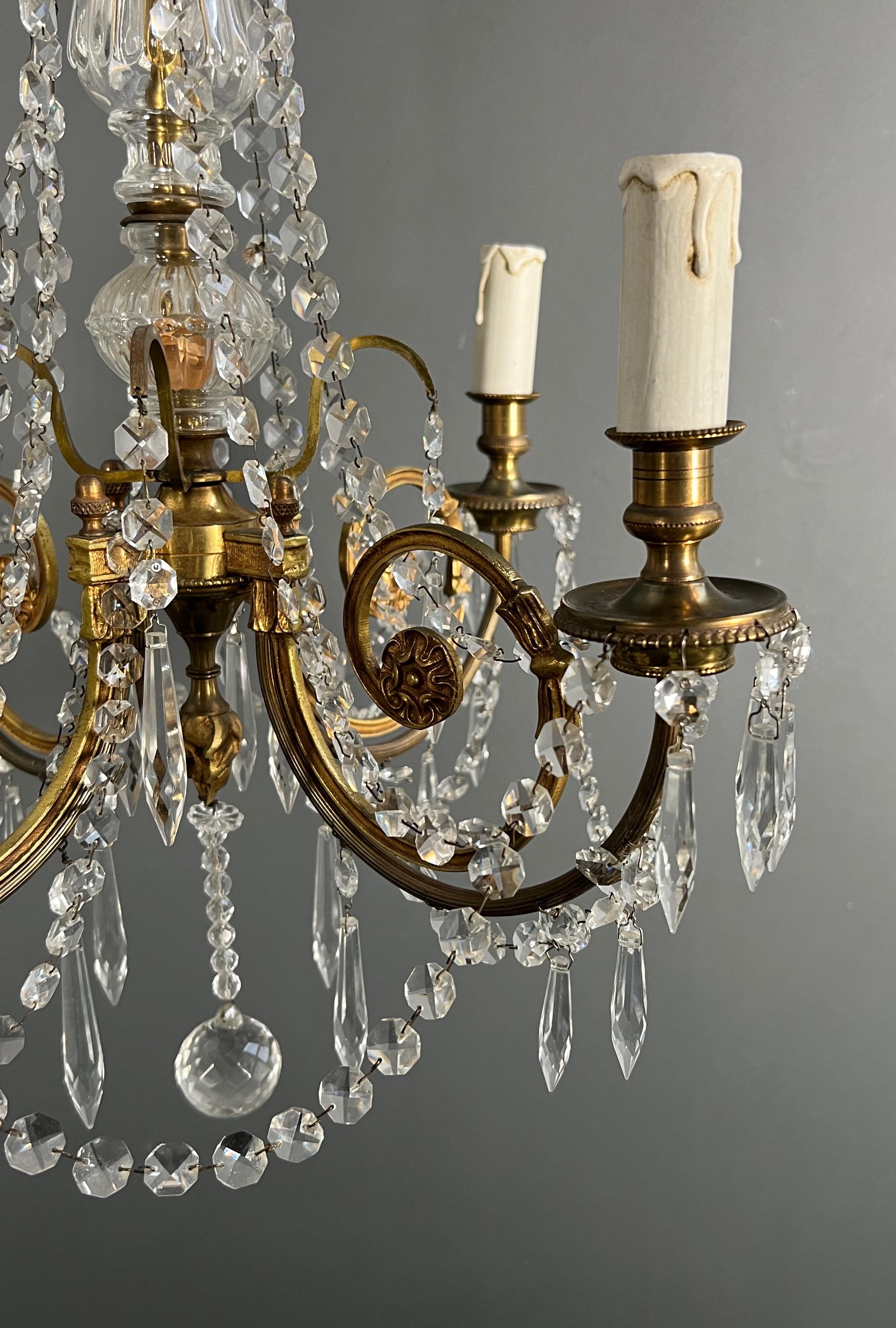 Lustre en cristal et bronze de style Louis XVI 11