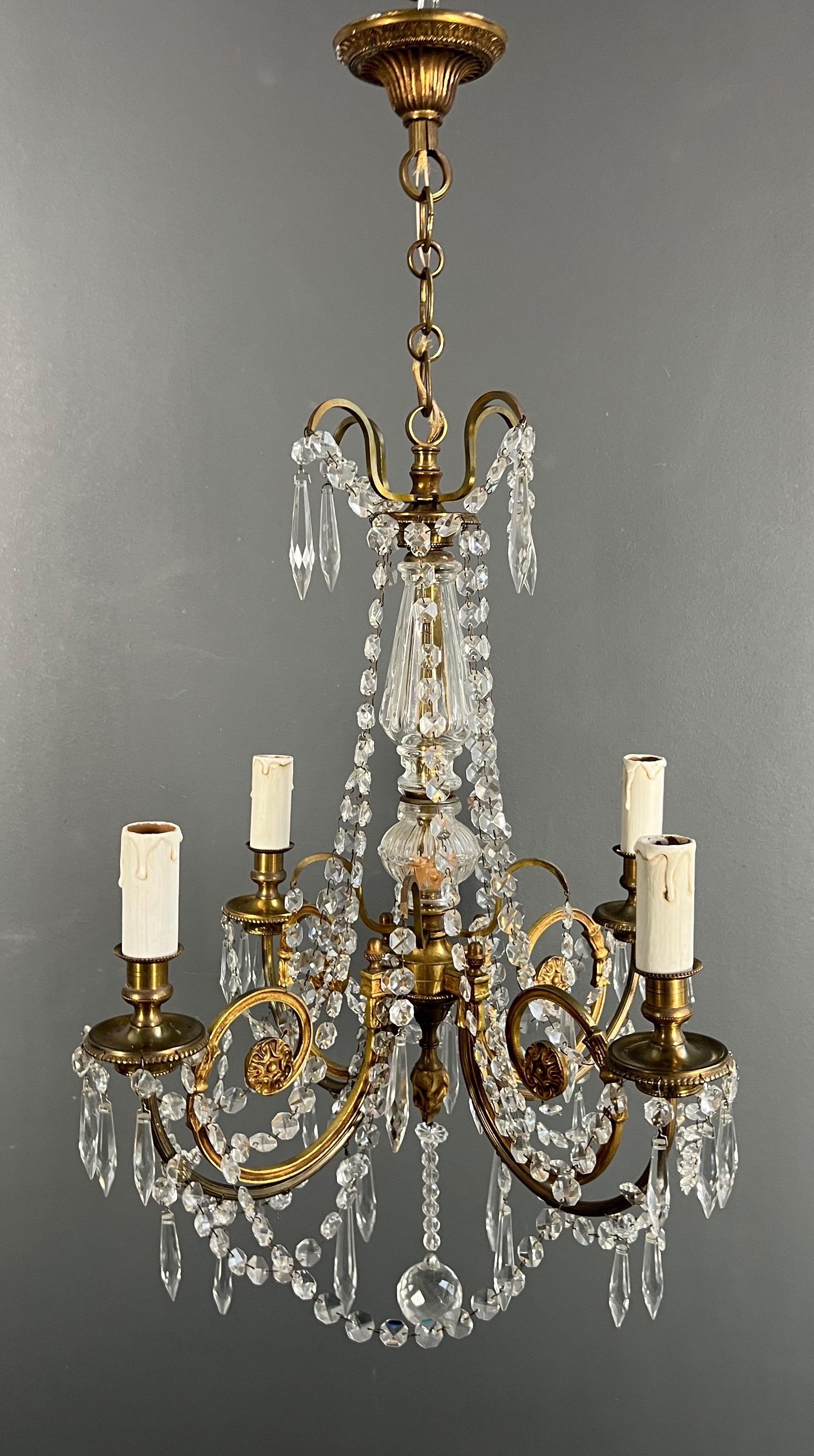 Lustre en cristal et bronze de style Louis XVI 14