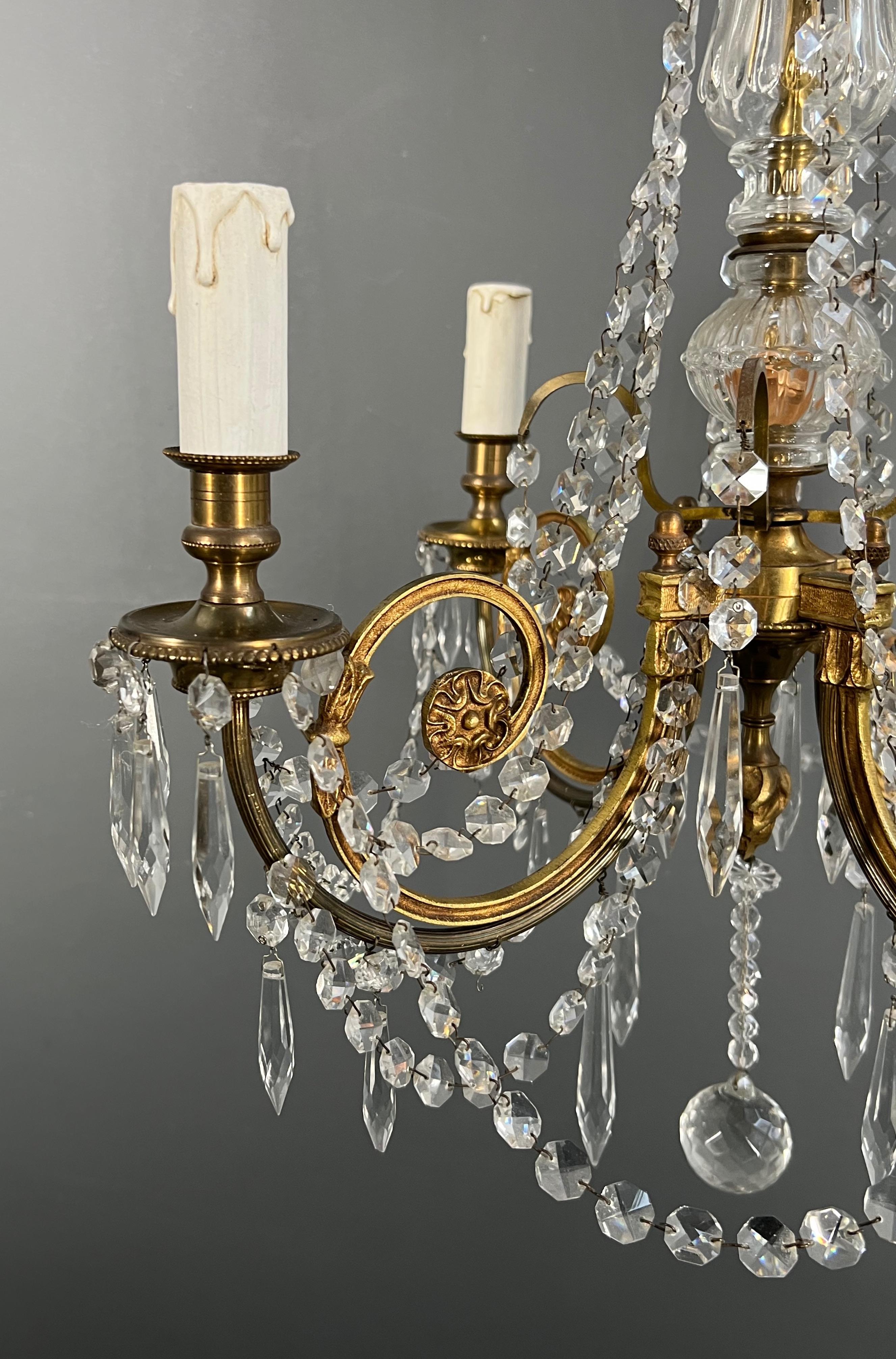 Lustre en cristal et bronze de style Louis XVI 2