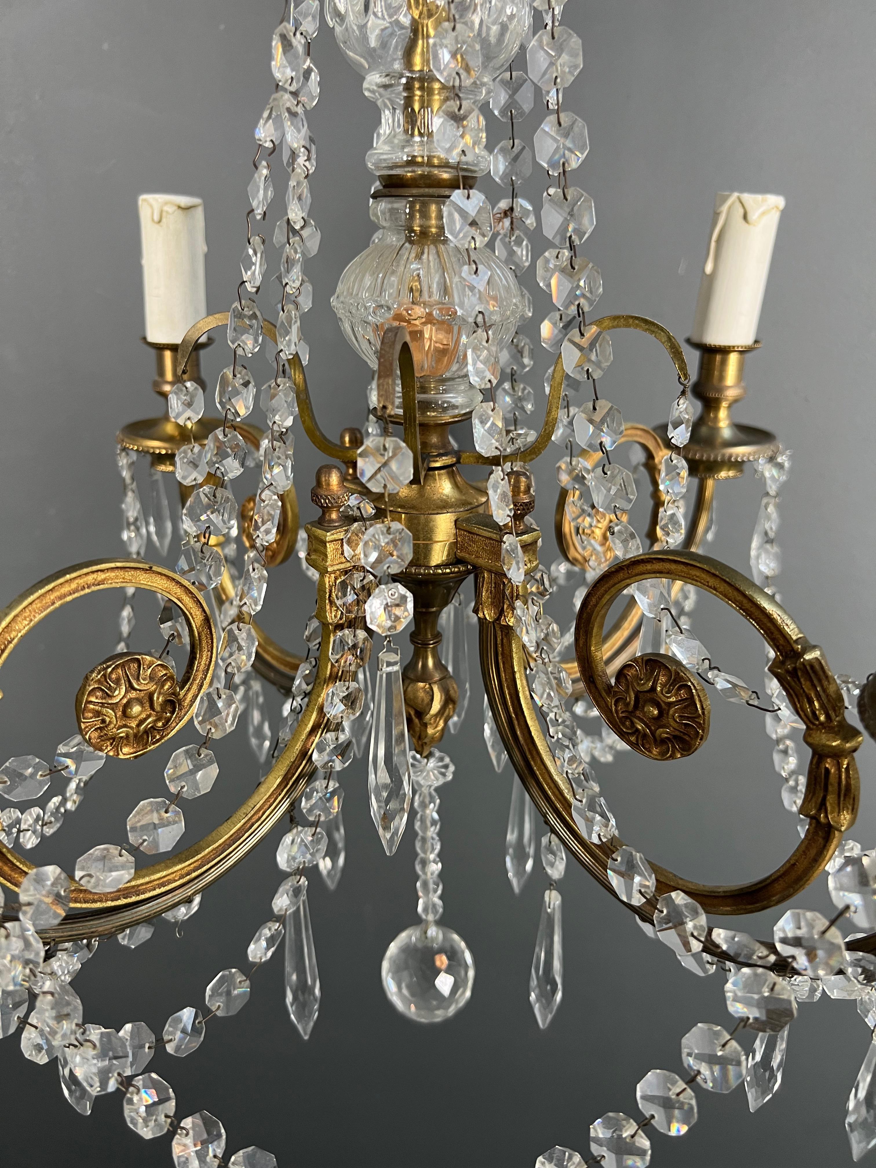 Lustre en cristal et bronze de style Louis XVI 3