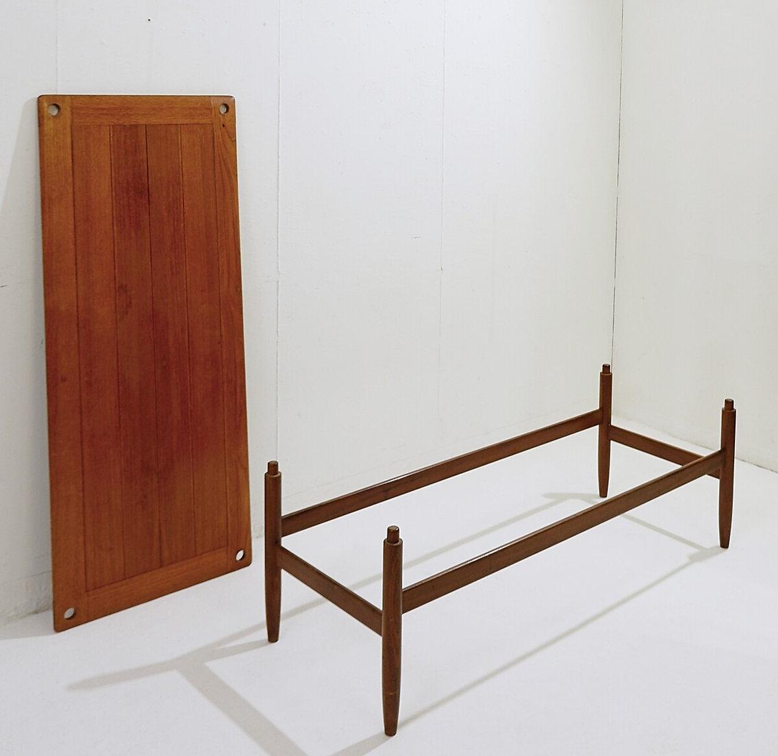 Louis van Teeffelen – Couchtisch – Wendbare Platte – Niederlande – 1960er Jahre (Moderne der Mitte des Jahrhunderts) im Angebot