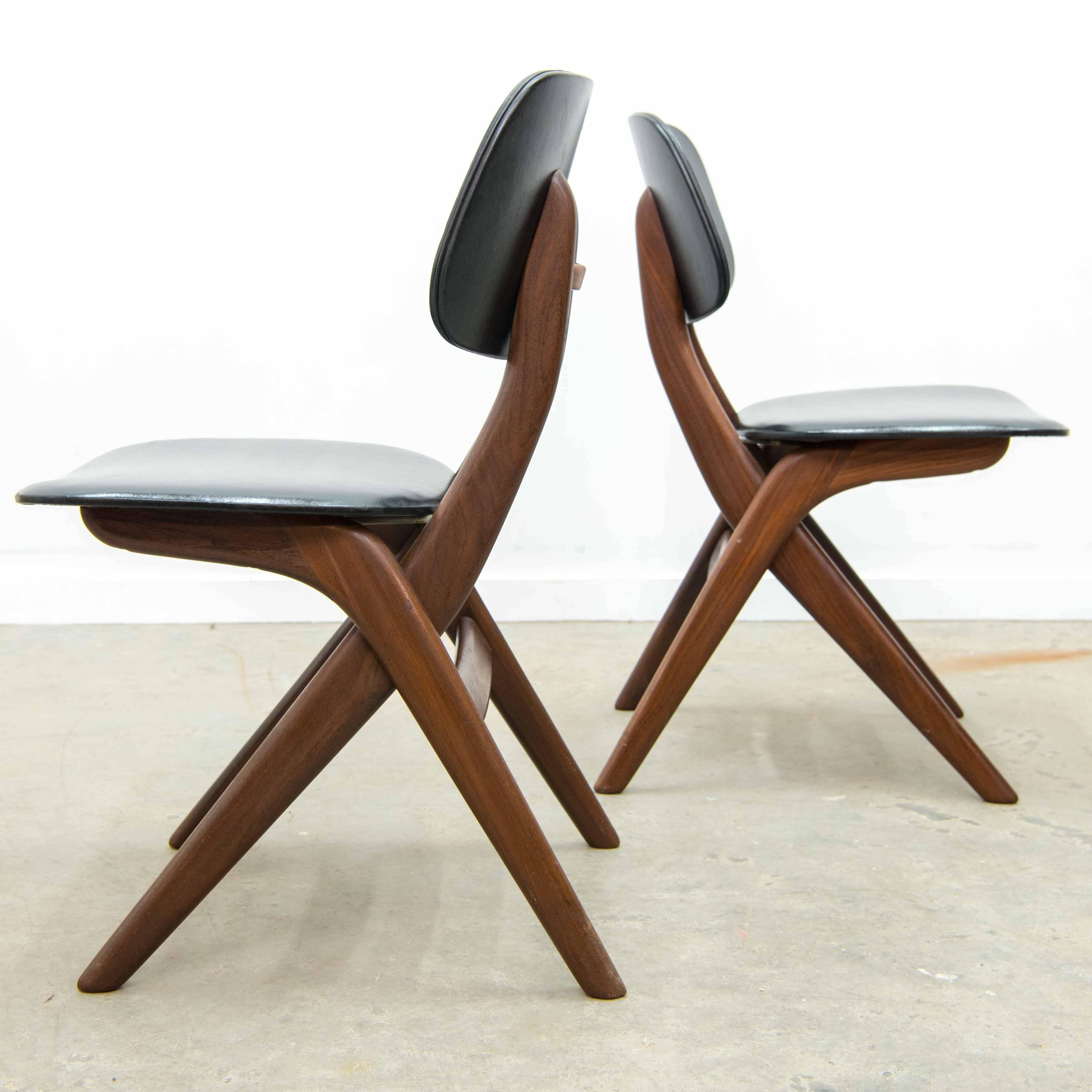 20th Century Louis Van Teeffelen for WéBé, Dutch Design Table and Matching 'Scissor' Chairs