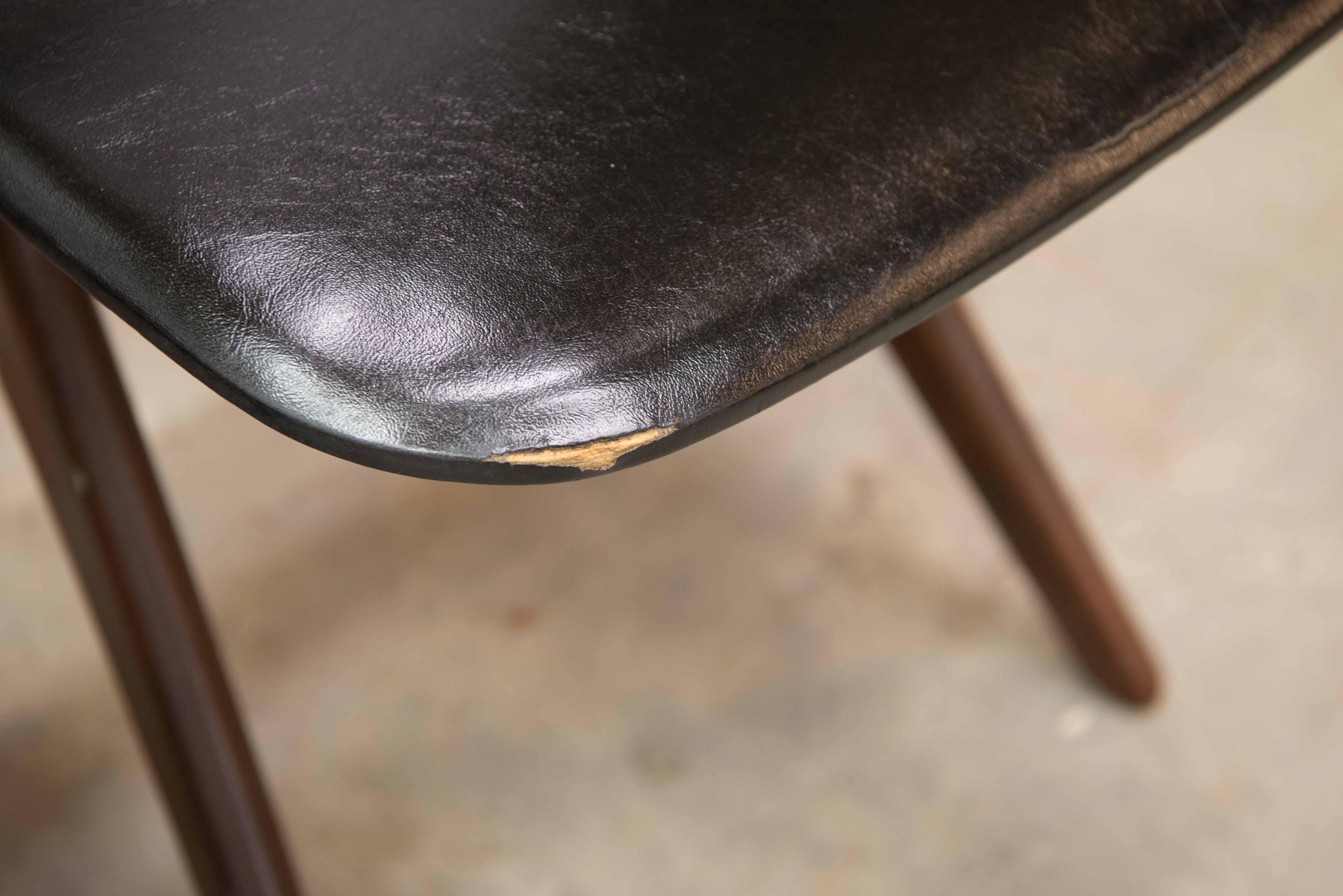 Teak Louis Van Teeffelen for WéBé, Dutch Design Table and Matching 'Scissor' Chairs