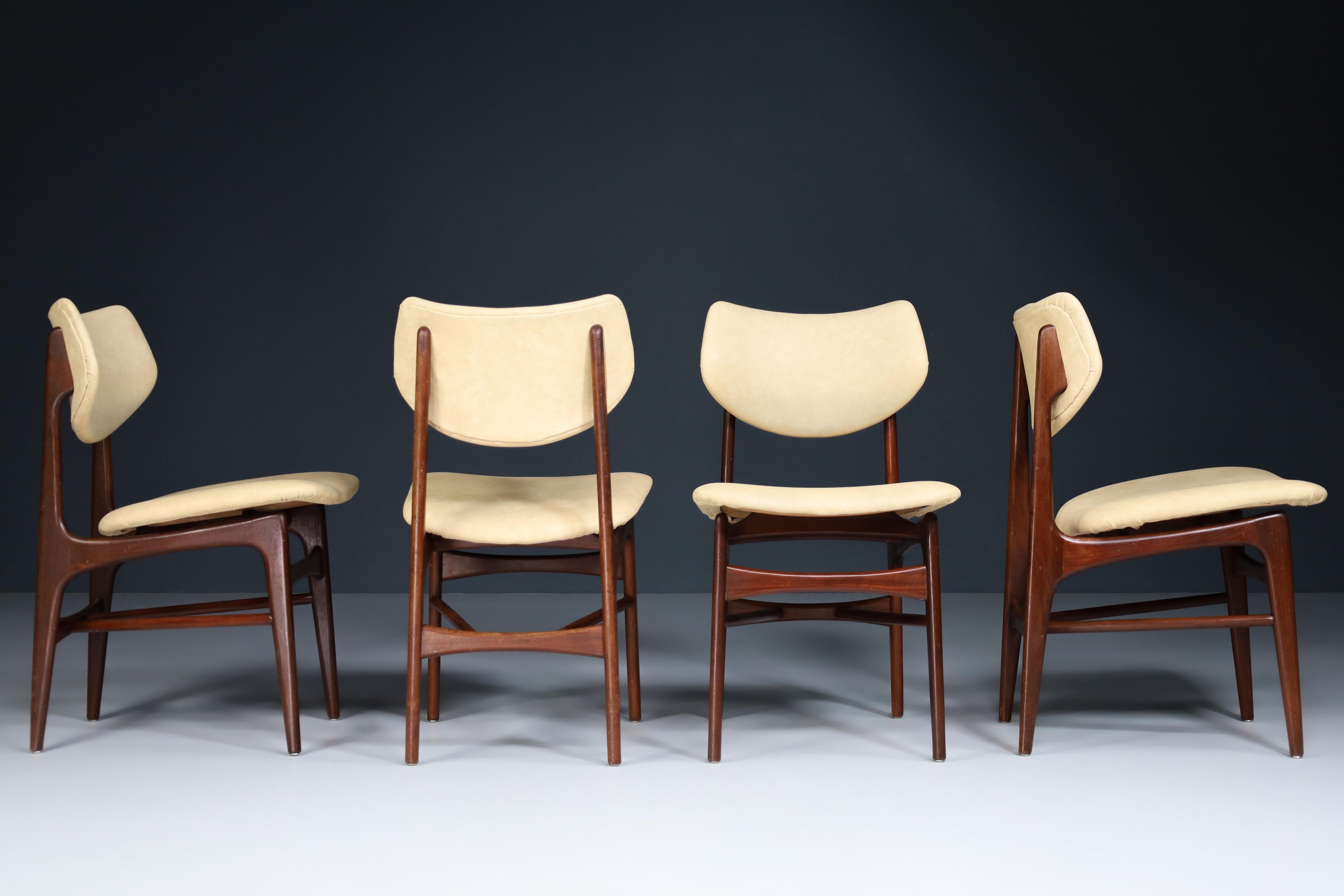 Louis Van Teeffelen for Wébé Dining Chairs, the Netherlands 1960s In Good Condition For Sale In Almelo, NL