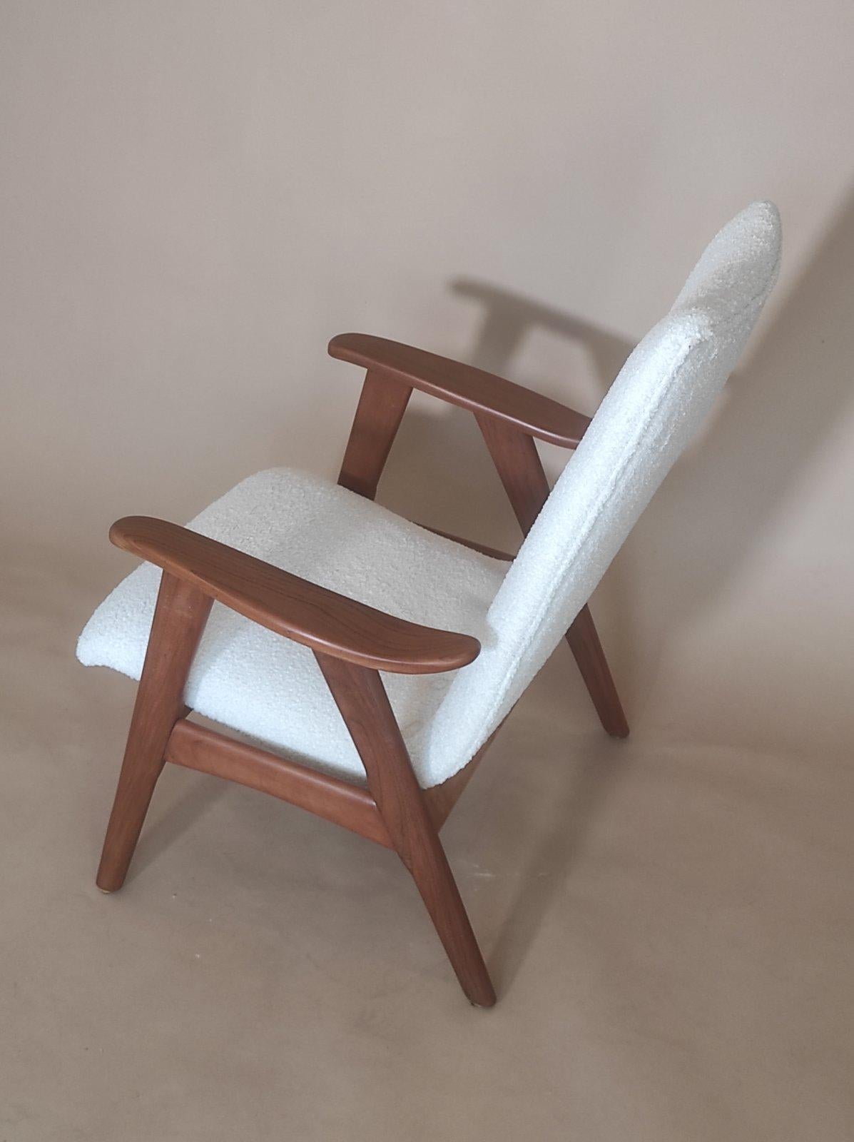 Mid-Century Modern Louis Van Teeffelen High Back Longue Armchair 1960s For Sale