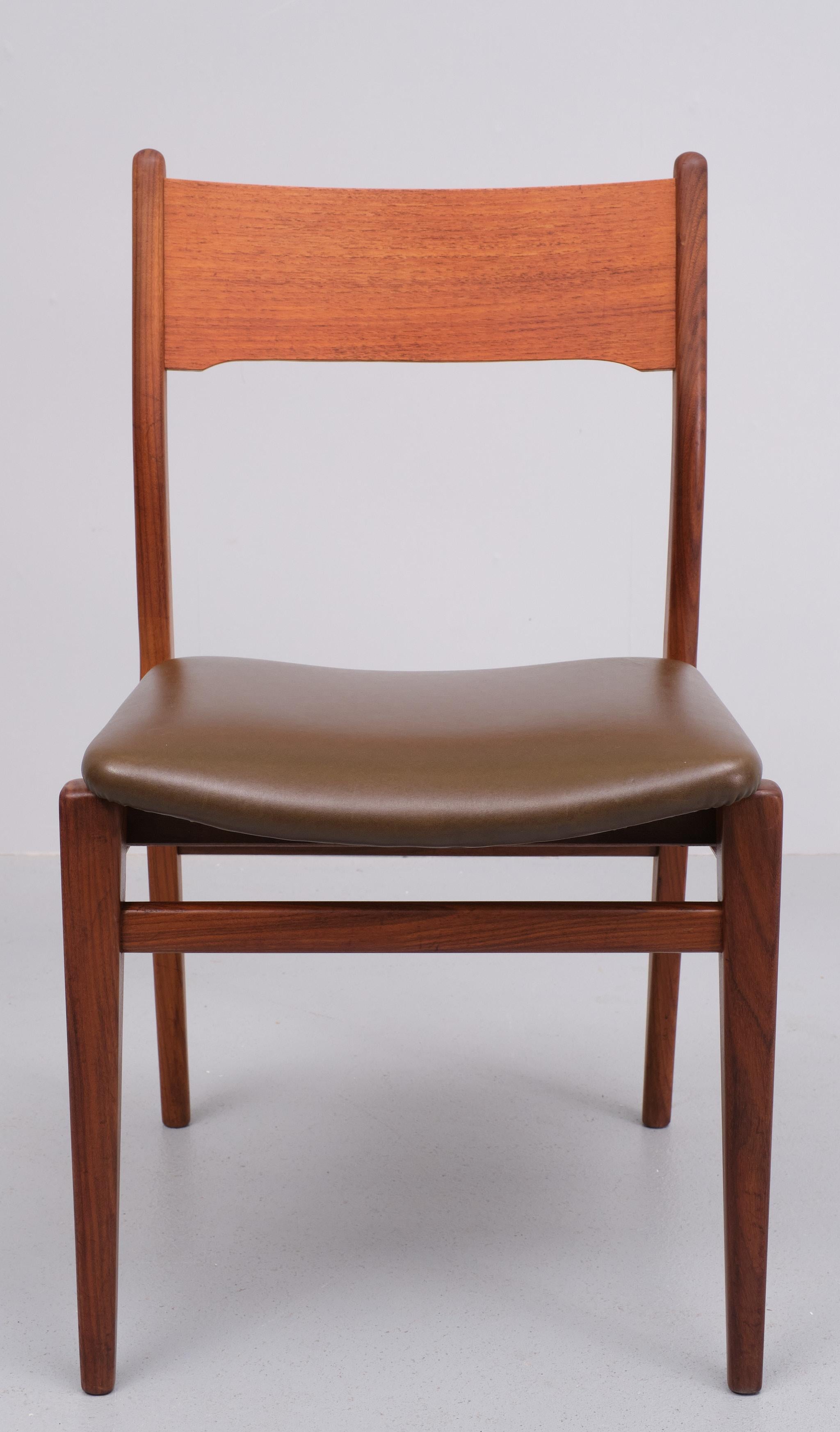 Louis van Teeffelen  Teak dining chairs 1960s  In Good Condition For Sale In Den Haag, NL
