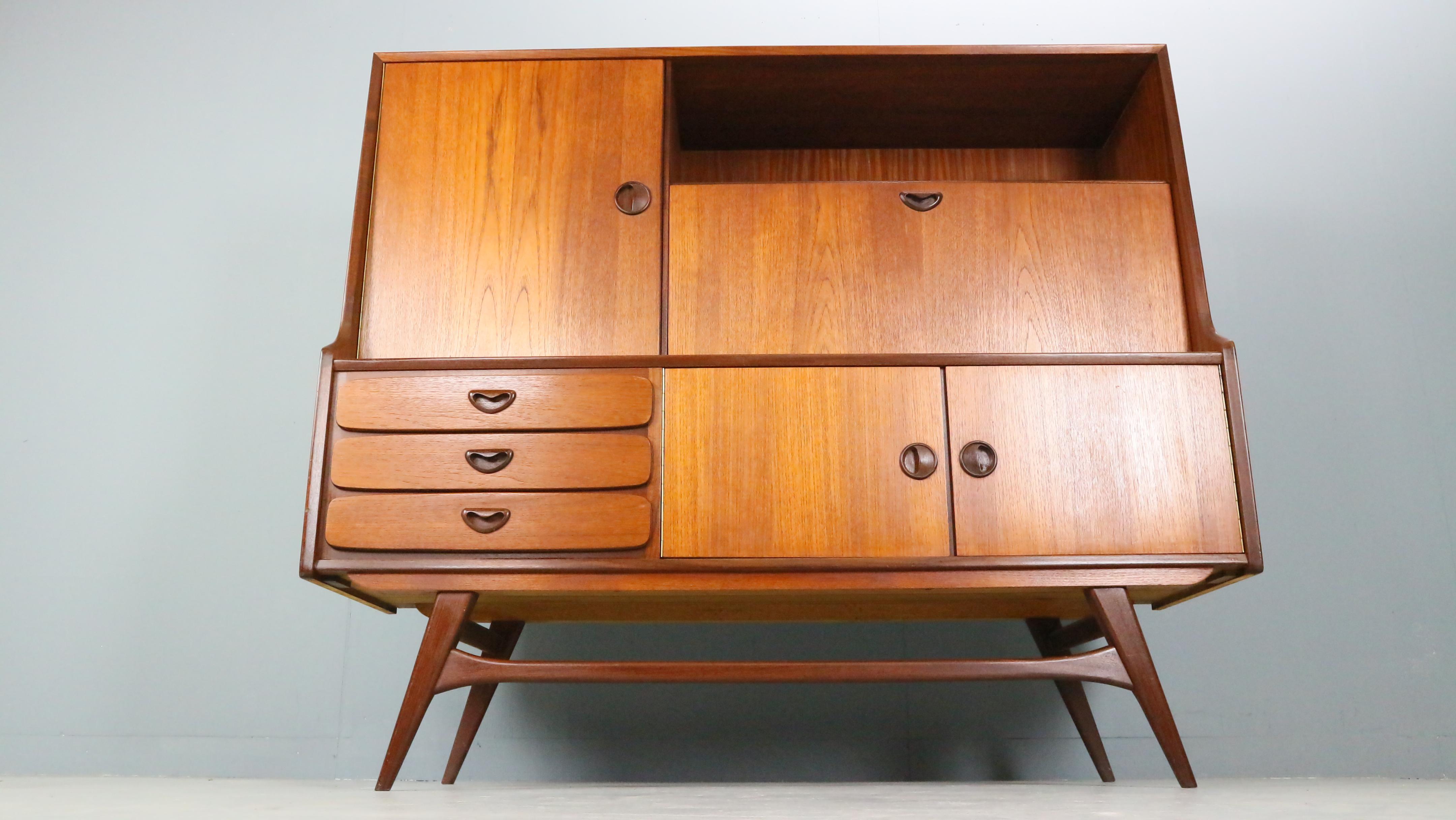 Olandese Credenza in teak Louis Van Teeffelen per WéBé, anni '60