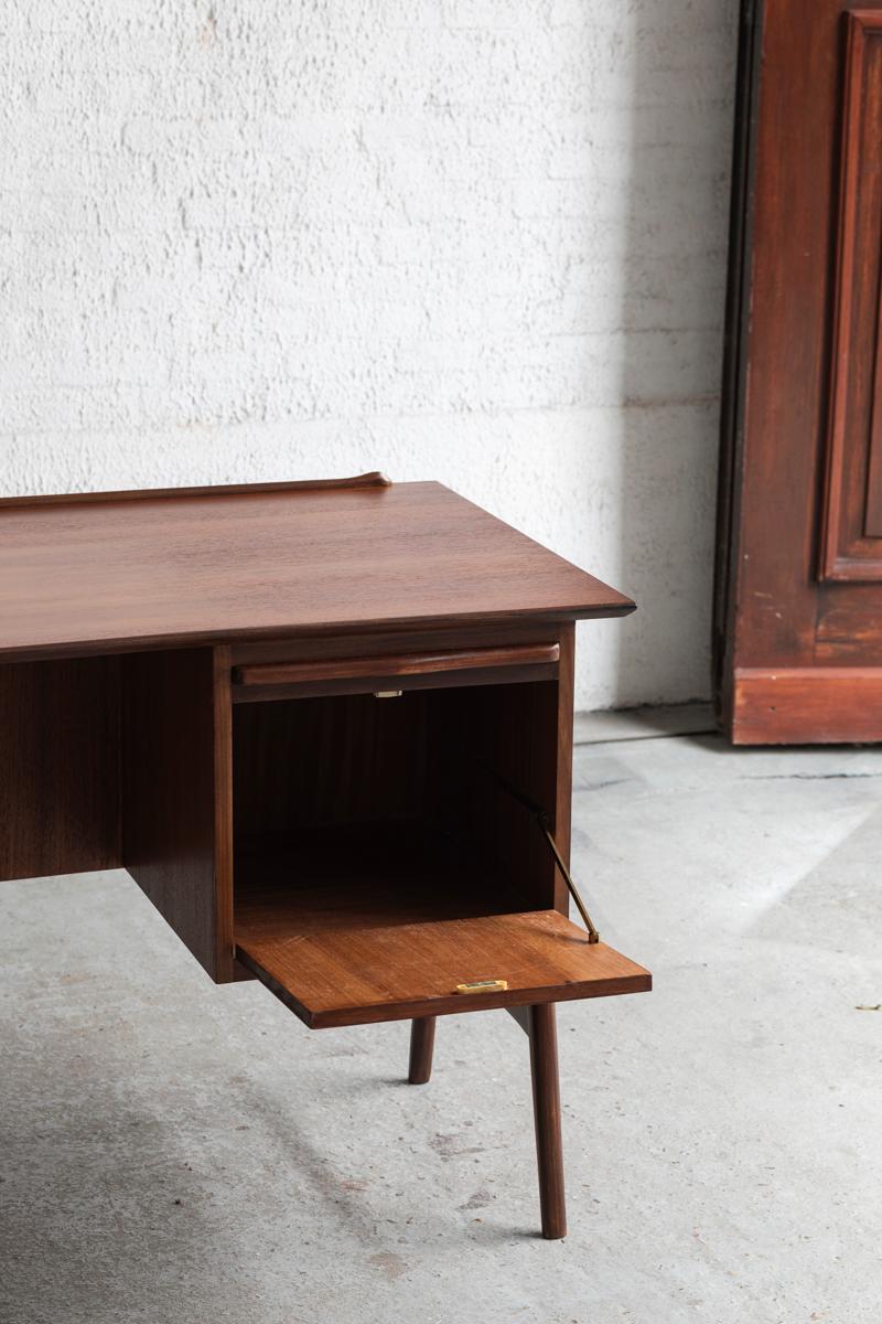 Louis Van Teeffelen Schreibtisch für Wébé, Niederländisches Design, 1960er Jahre (Moderne der Mitte des Jahrhunderts)