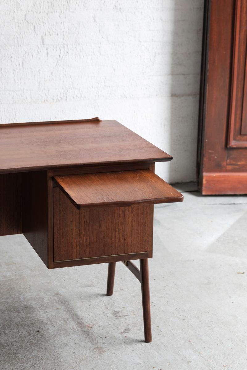 Louis Van Teeffelen Schreibtisch für Wébé, Niederländisches Design, 1960er Jahre (Furnier)