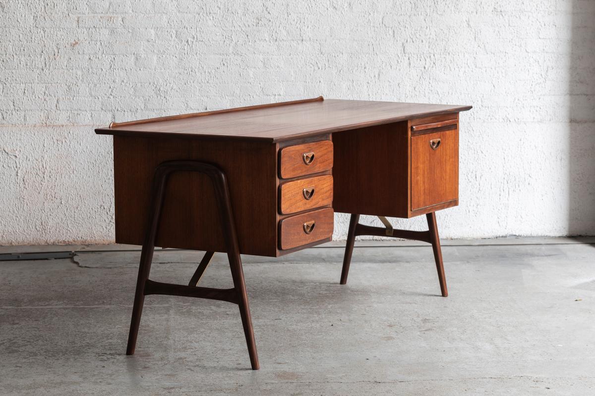Louis Van Teeffelen Schreibtisch für Wébé, Niederländisches Design, 1960er Jahre (Mitte des 20. Jahrhunderts)