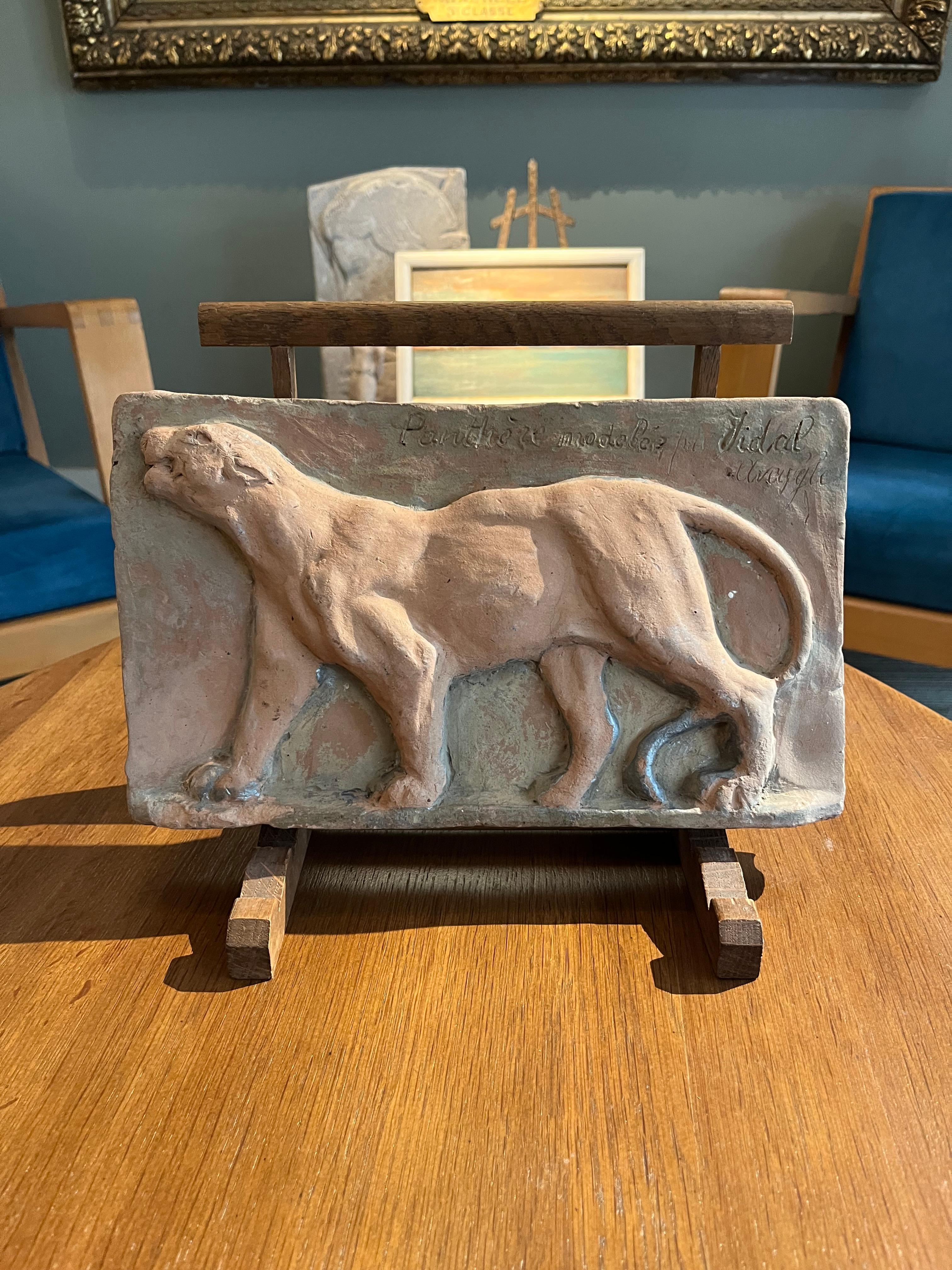 Louis Vidal, ou Vidal l'aveugle
(1831 - 1892)

Panthère
Sculpteur, bas-relief, terre cuite
17,5 x 28,7 x 3 cm
Inscription et signature en haut : 