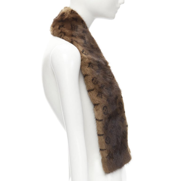 LOUIS VUITTON 100% Vison Mink fur brown monogram print shawl scarf For Sale  at 1stDibs