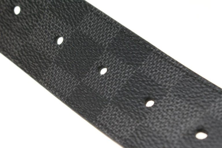 Louis Vuitton LV Initiales 40mm Black Leather. Size 120 cm