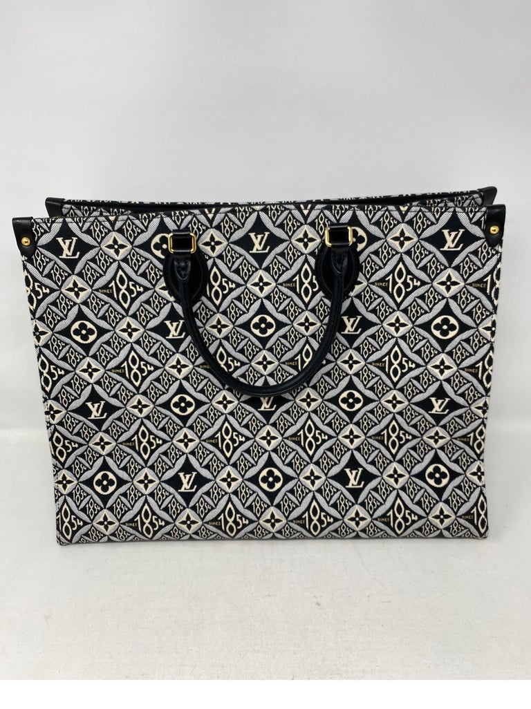 Louis Vuitton 1854 On The Go Bag  In New Condition For Sale In Athens, GA