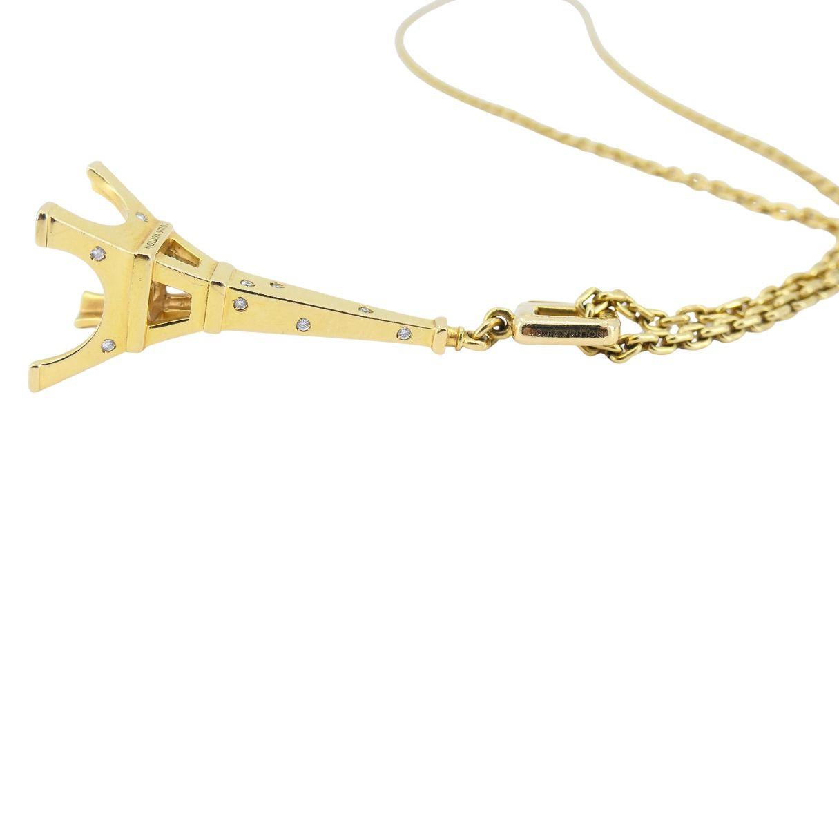 Collana con ciondolo Louis Vuitton in oro 18k e diamanti con torre Eiffel in vendita 1