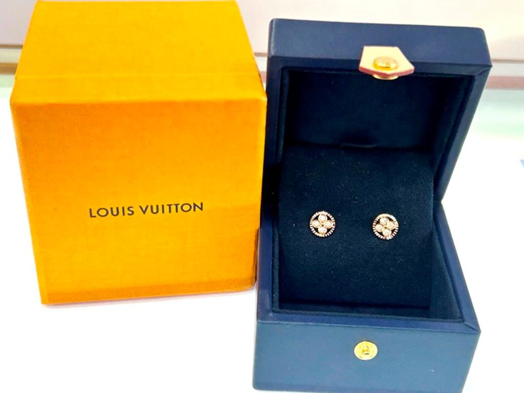 Donna Orecchini Louis Vuitton in oro rosa 18K con diamanti a forma di fiore di sole 0.40CTW in vendita
