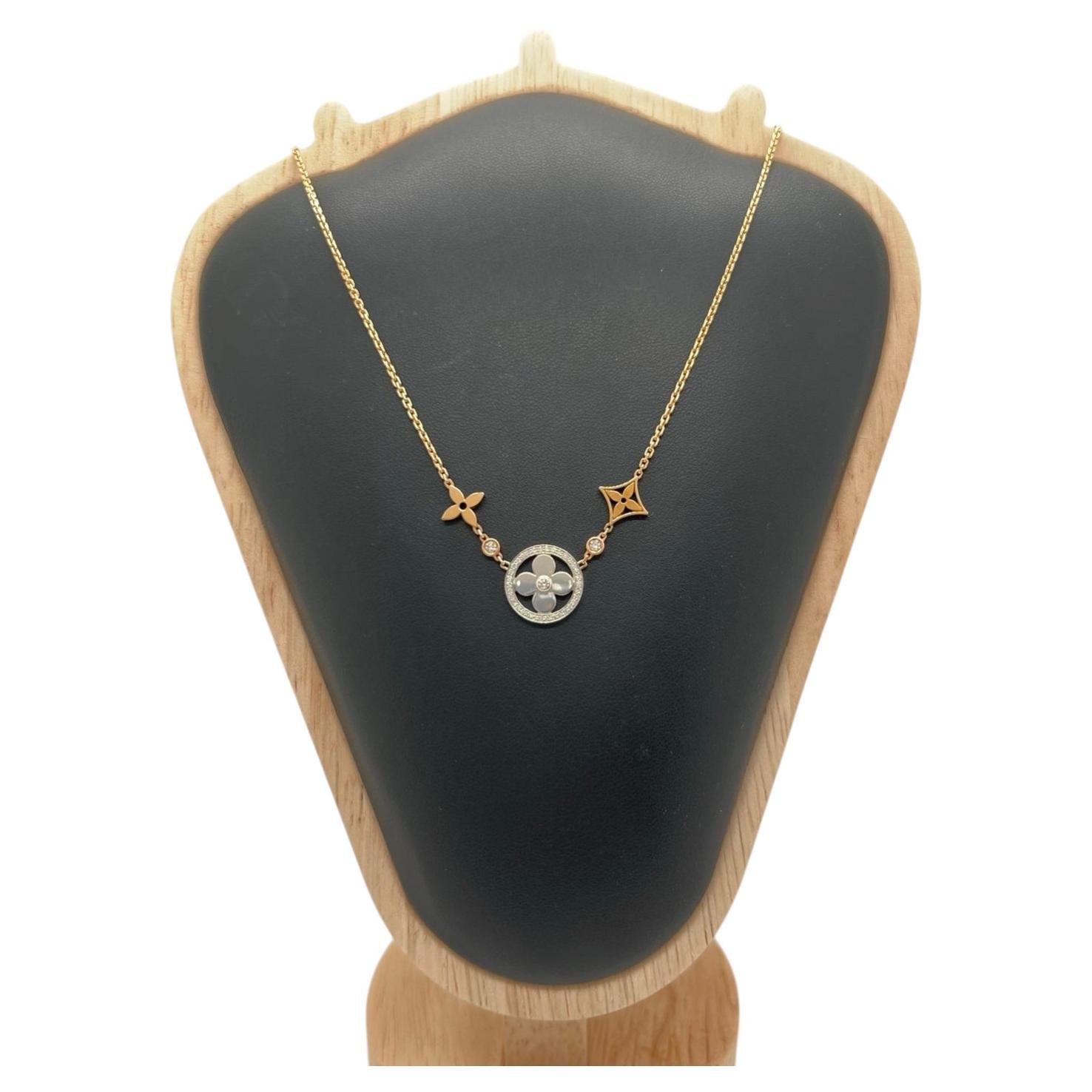 How can you tell if a Louis Vuitton necklace is real?