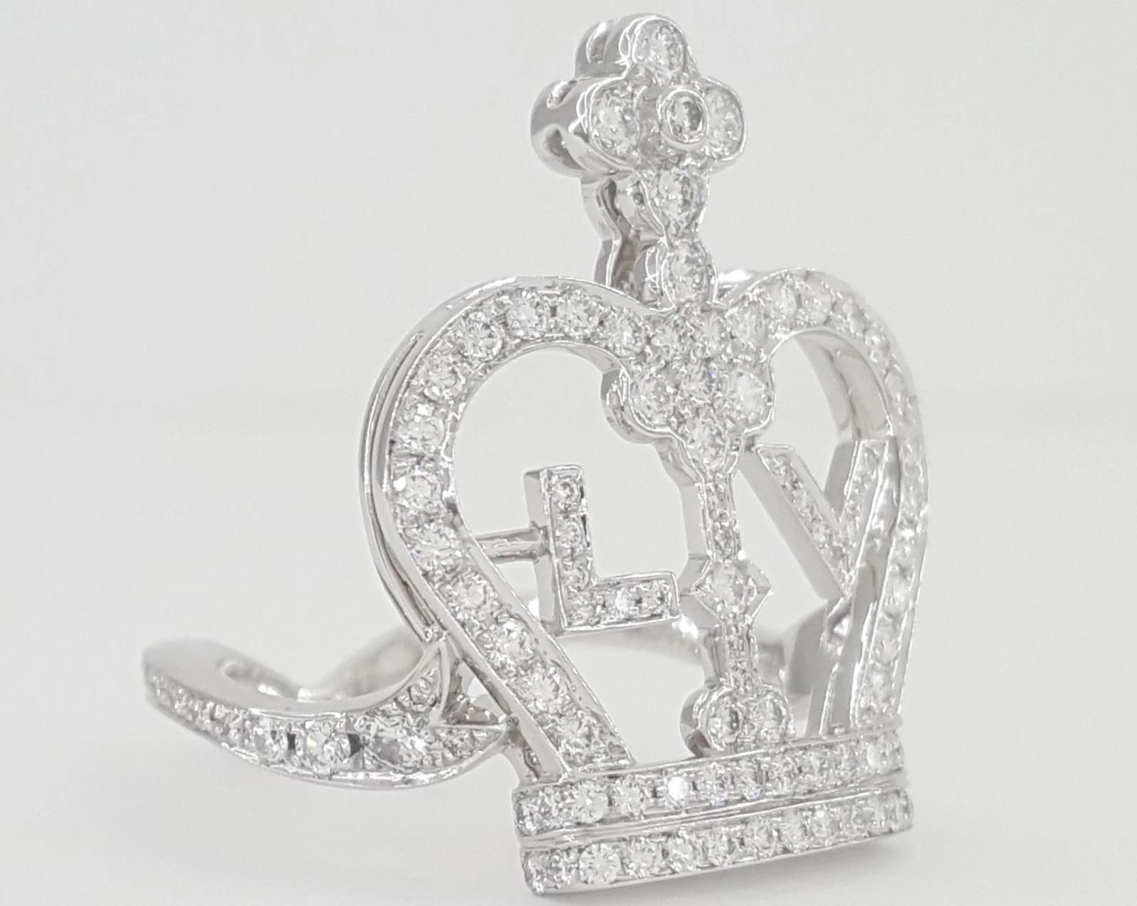 Contemporain Louis Vuitton Bague Couronne Blason en or blanc 18K diamantée 1,2 carat en vente