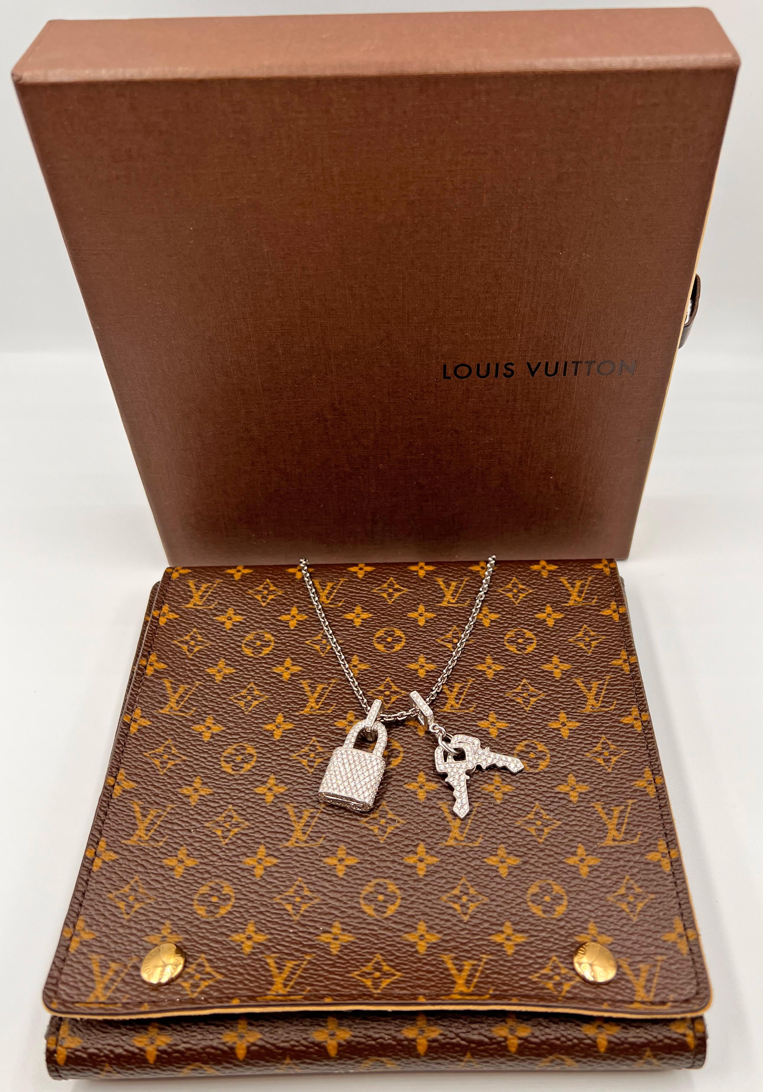 louis vuitton key necklace