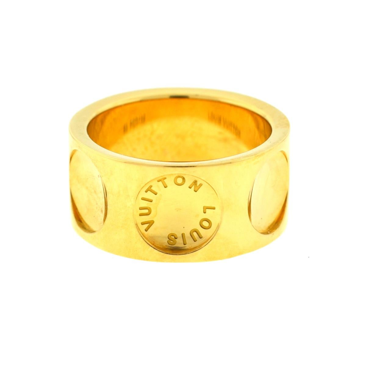 Marke - Louis Vuitton

Modell - Empreinte

Metall - 18k Gelbgold

Größe - 53 / 7

Gewicht - 13,1 Gramm

Breite - 10 mm

Enthält - nur Ring

11125-3uee